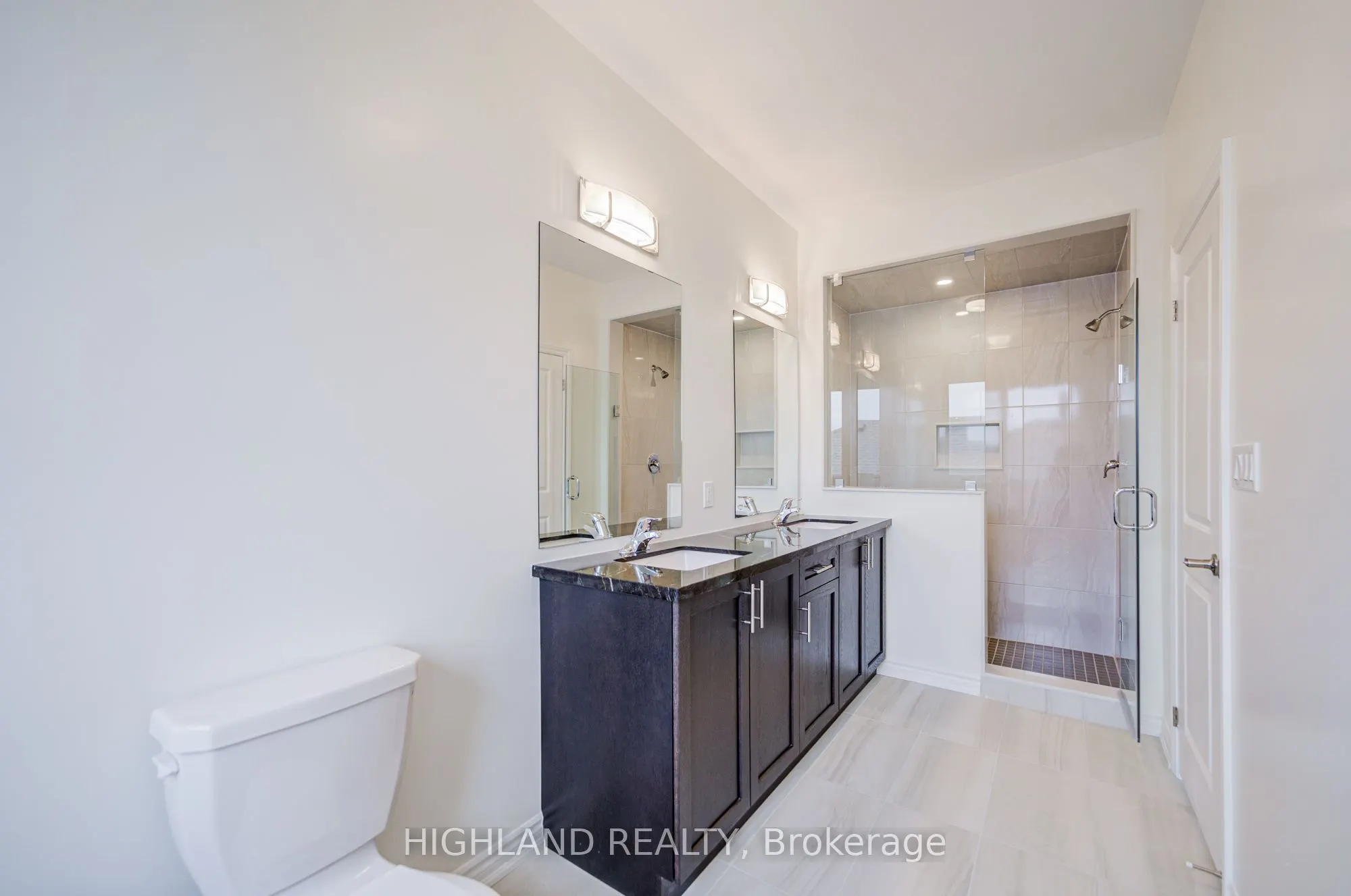 1162 Dartmouth Crescent