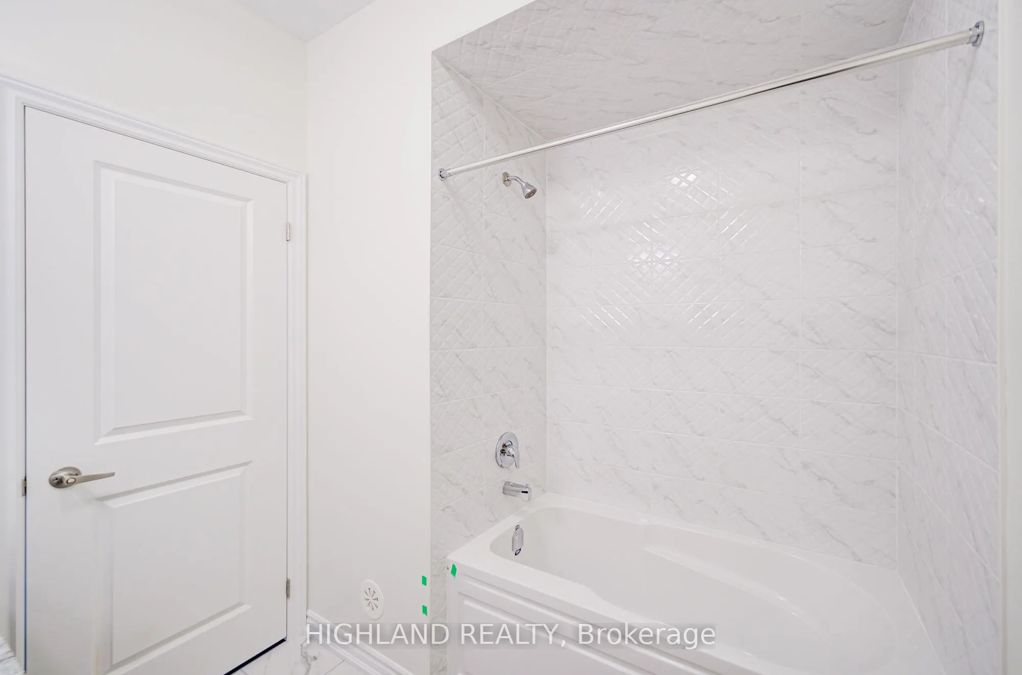 1162 Dartmouth Crescent