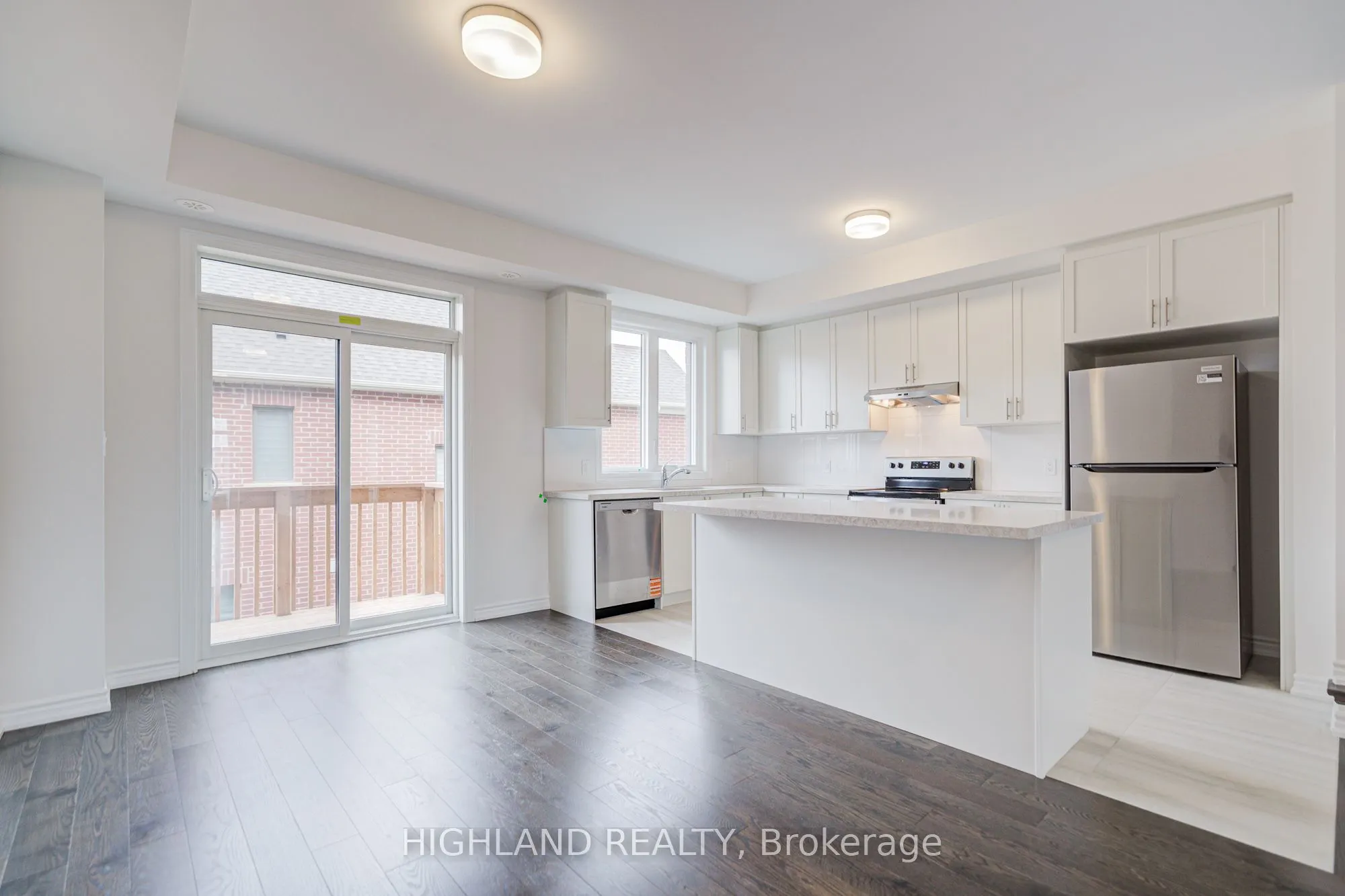 1162 Dartmouth Crescent