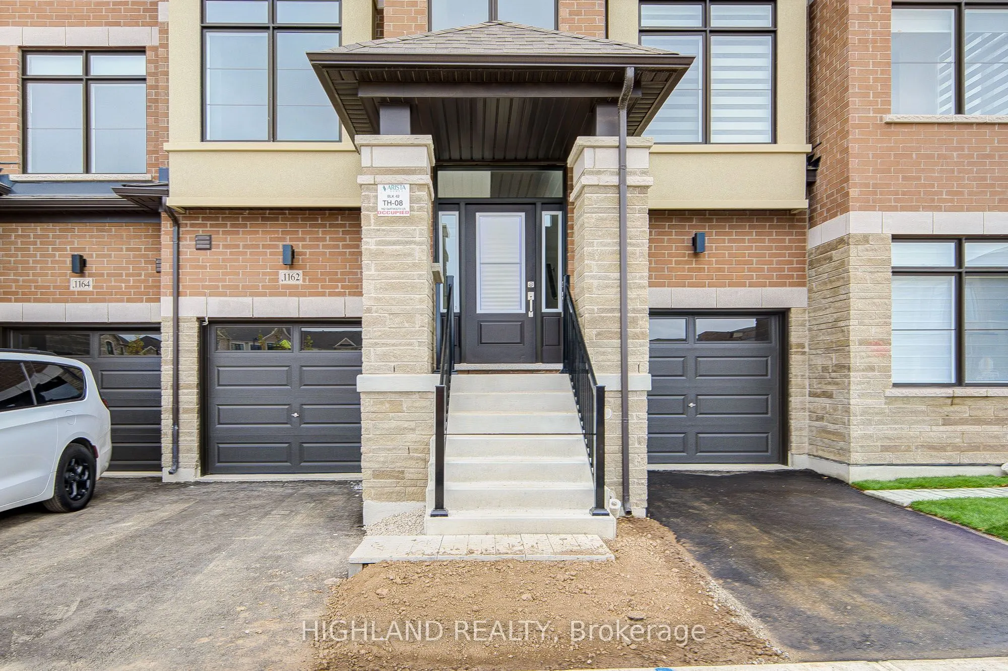 1162 Dartmouth Crescent