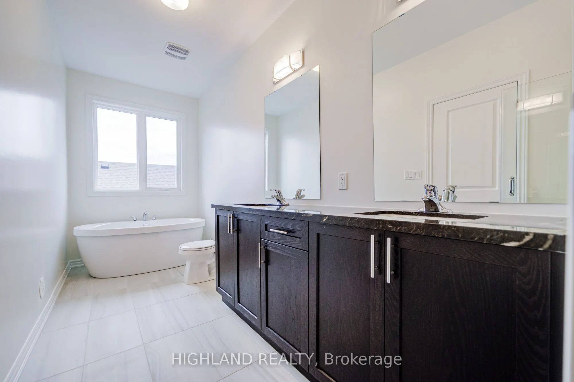 1162 Dartmouth Crescent