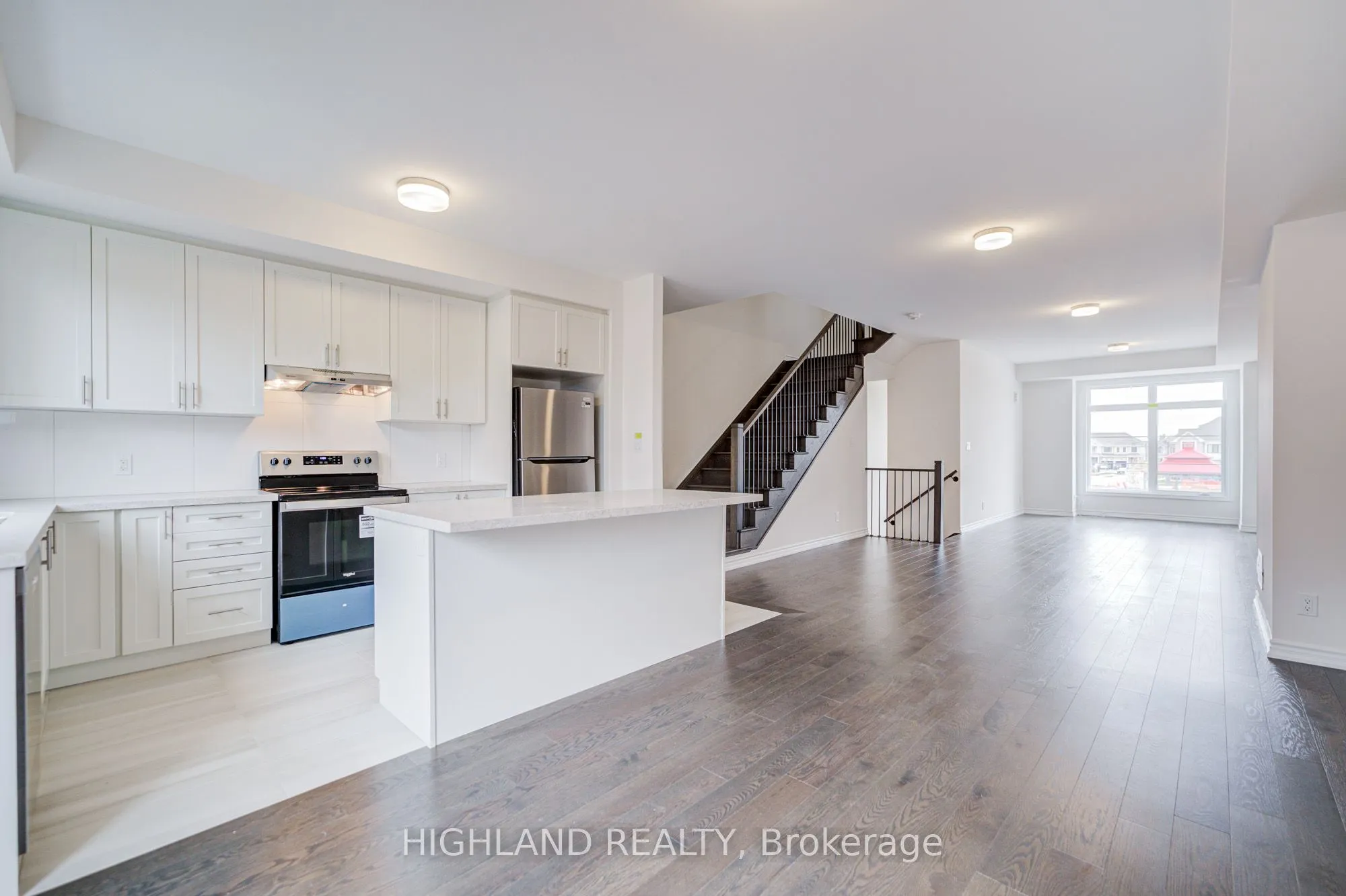1162 Dartmouth Crescent
