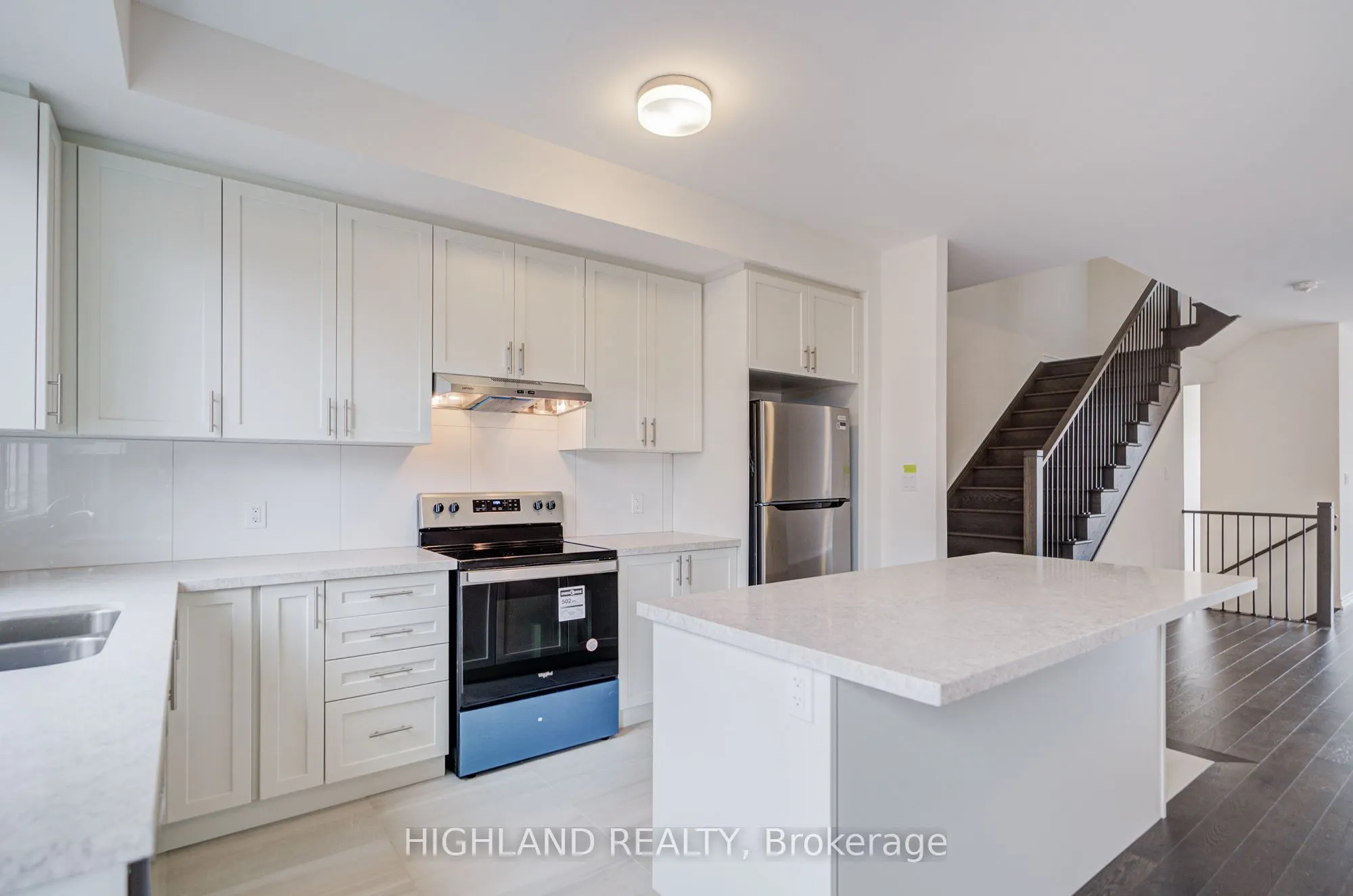1162 Dartmouth Crescent