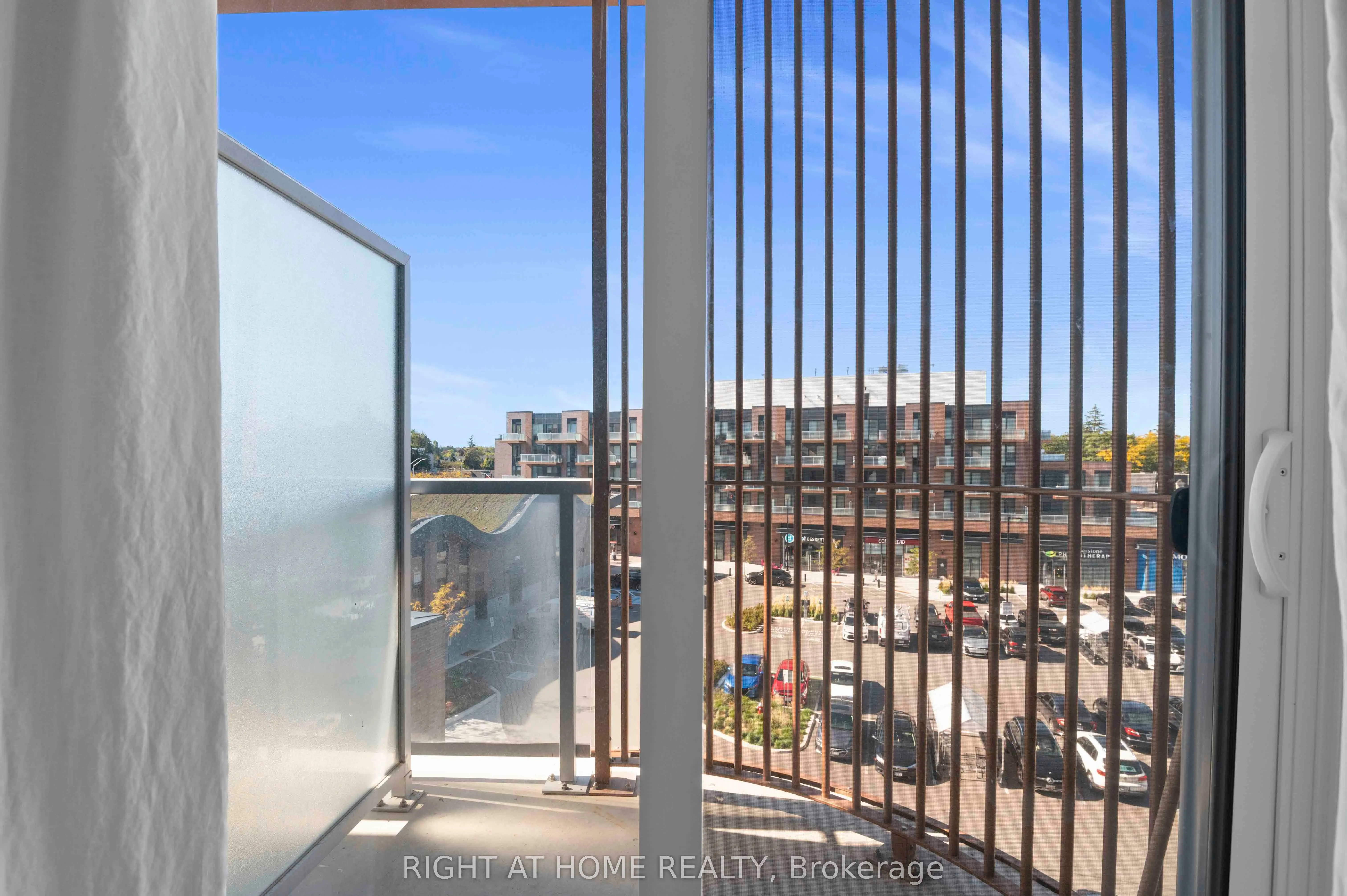 220 Missinnihe Way, #403
