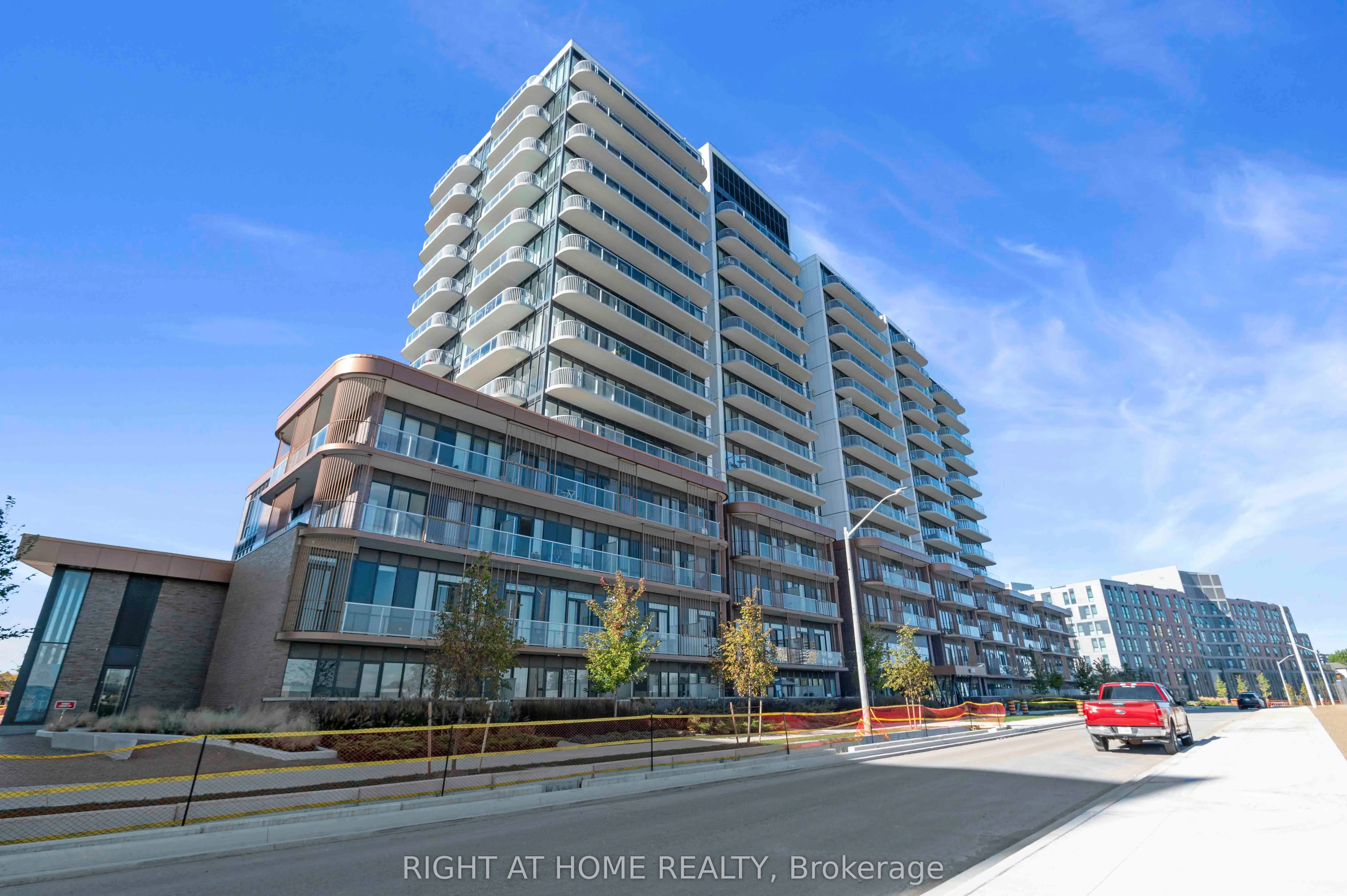 220 Missinnihe Way, #403