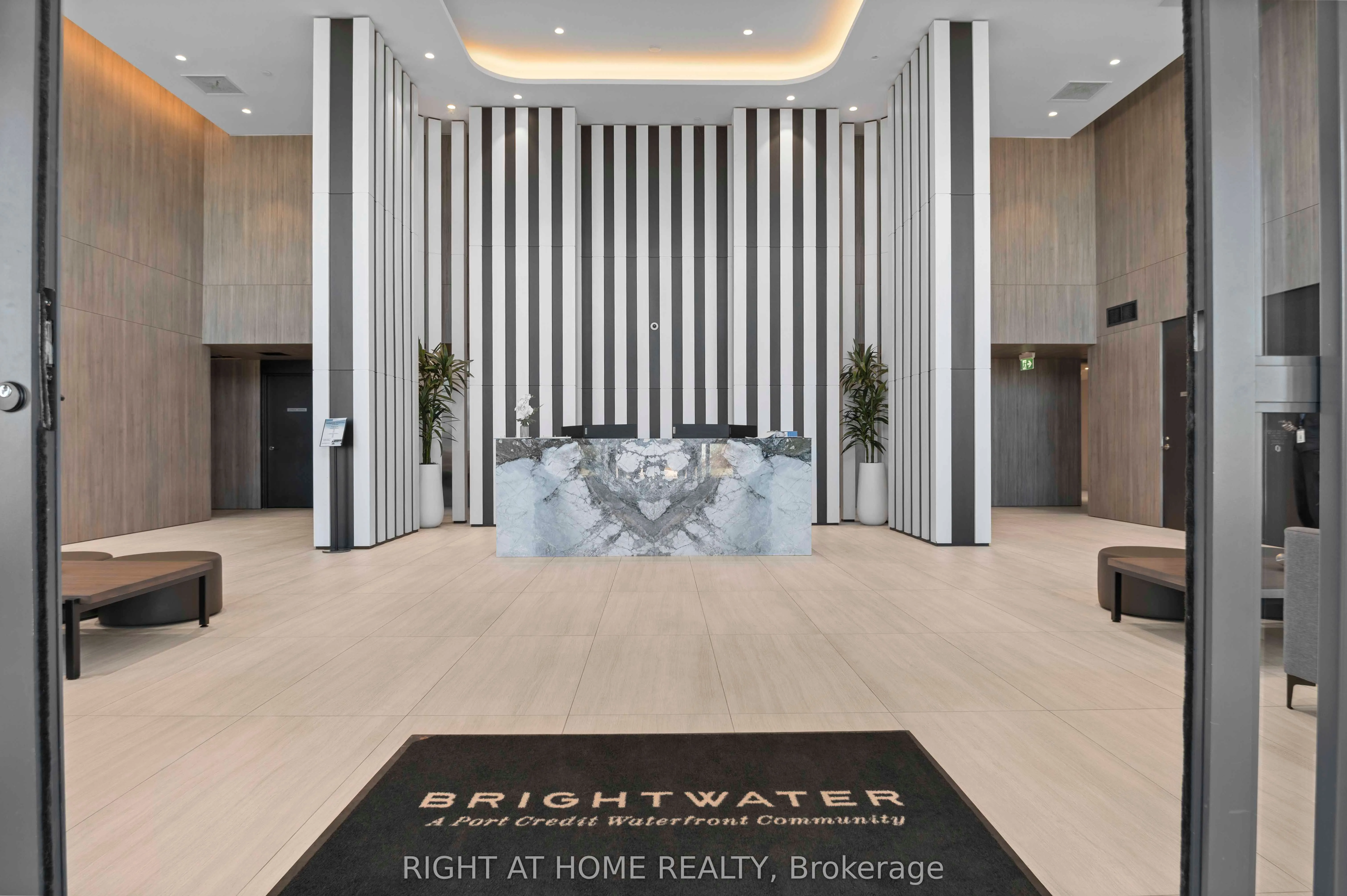 220 Missinnihe Way, #403