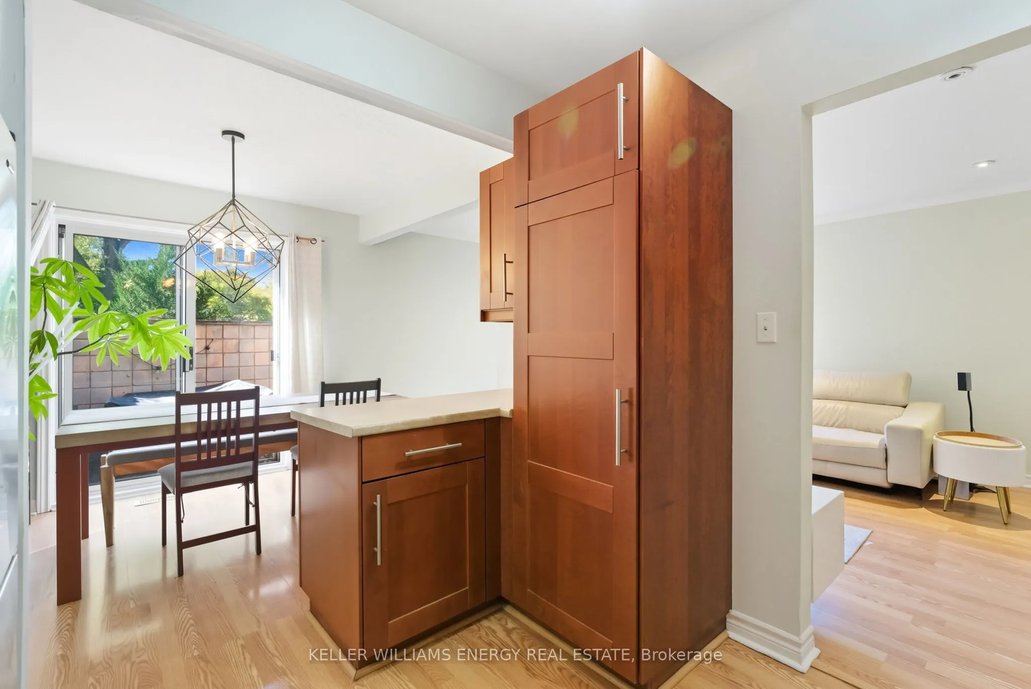 693 Francis Road, #4