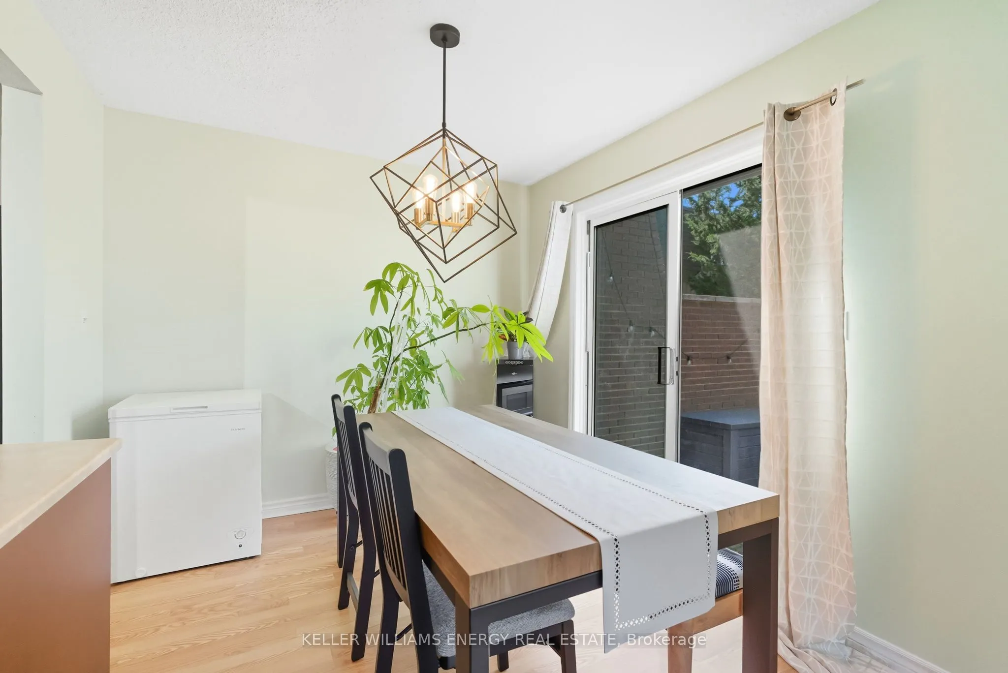 693 Francis Road, #4