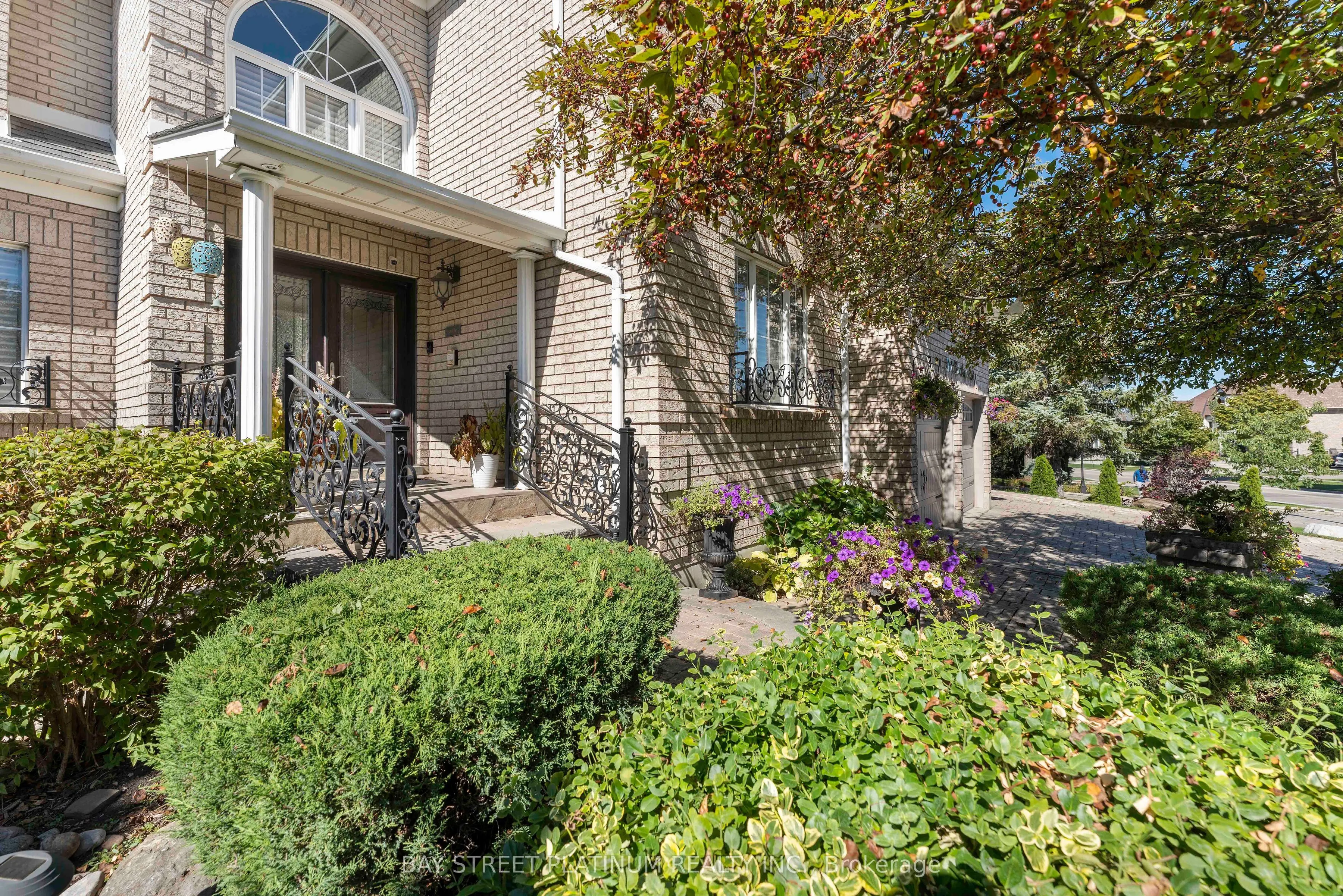2451 Erin Centre Boulevard