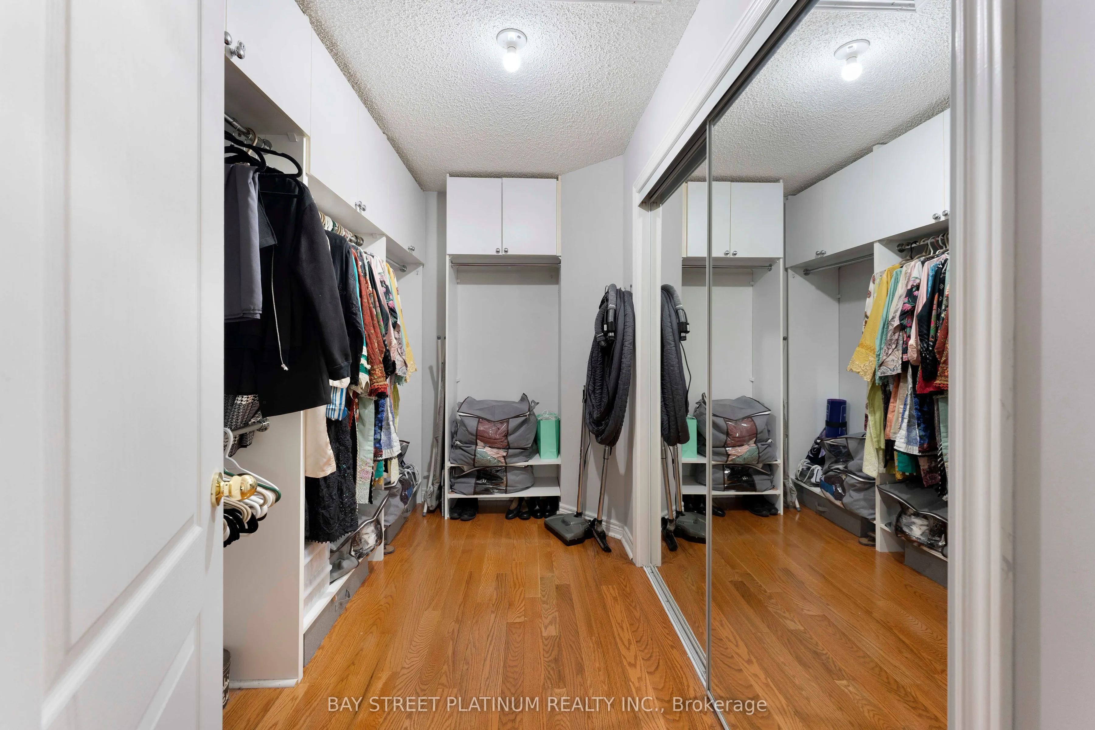 2451 Erin Centre Boulevard