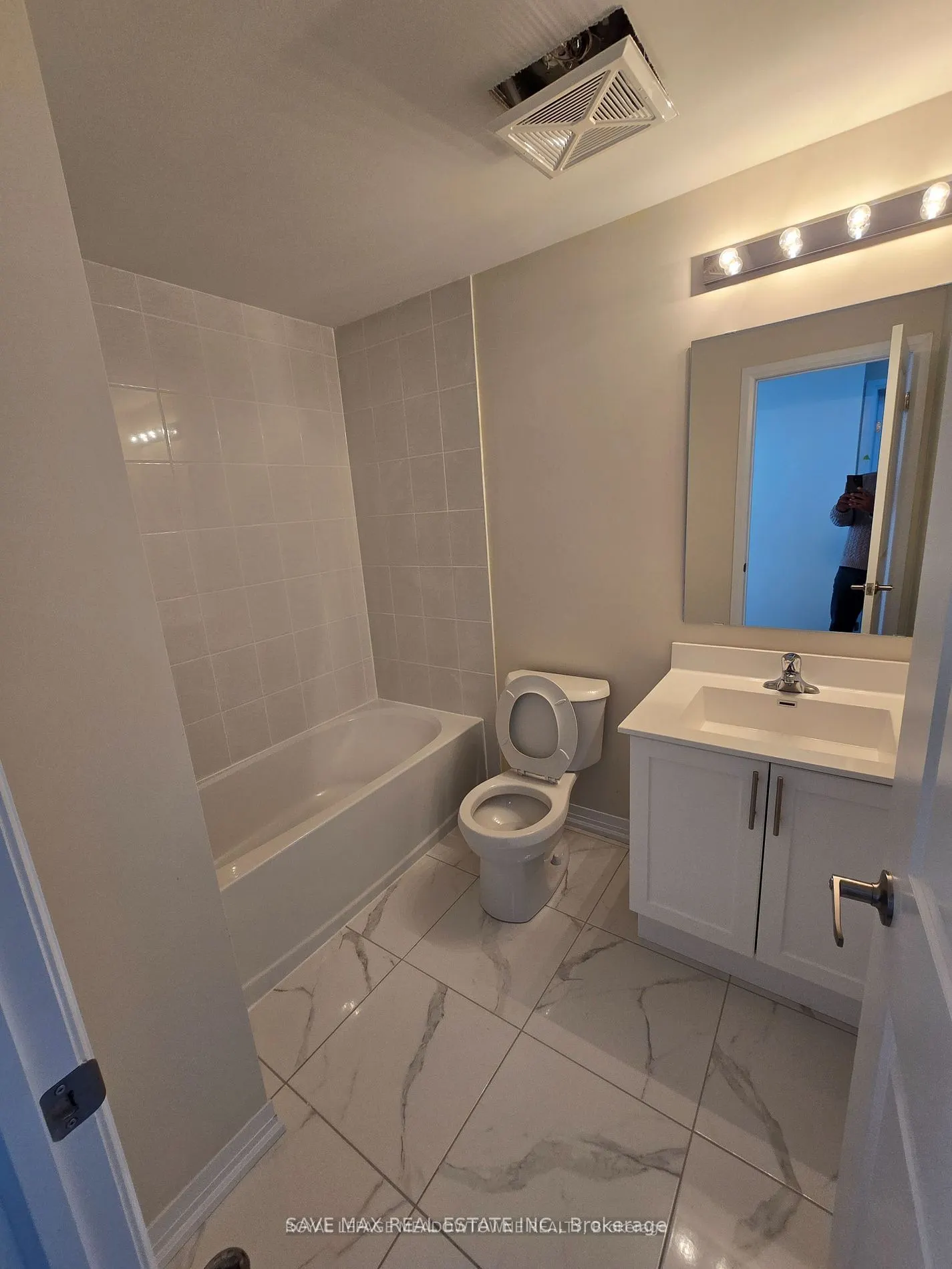 1573 Rose Way, #120