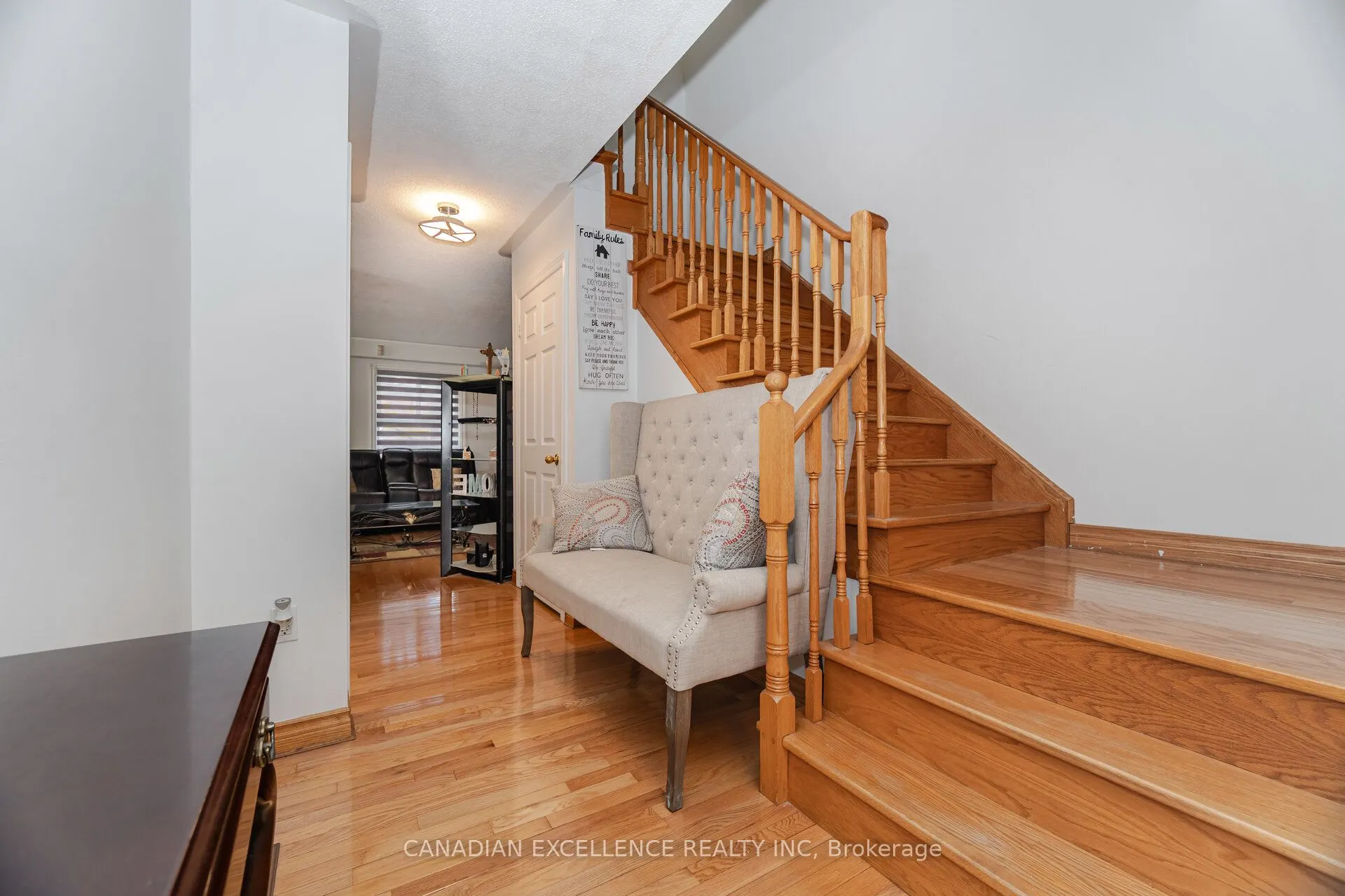 28 Oakmeadow Drive