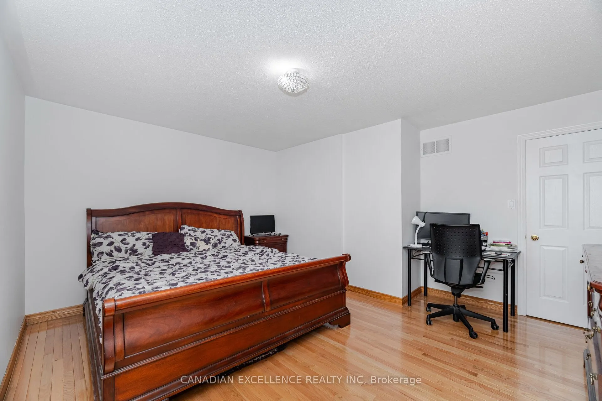 28 Oakmeadow Drive