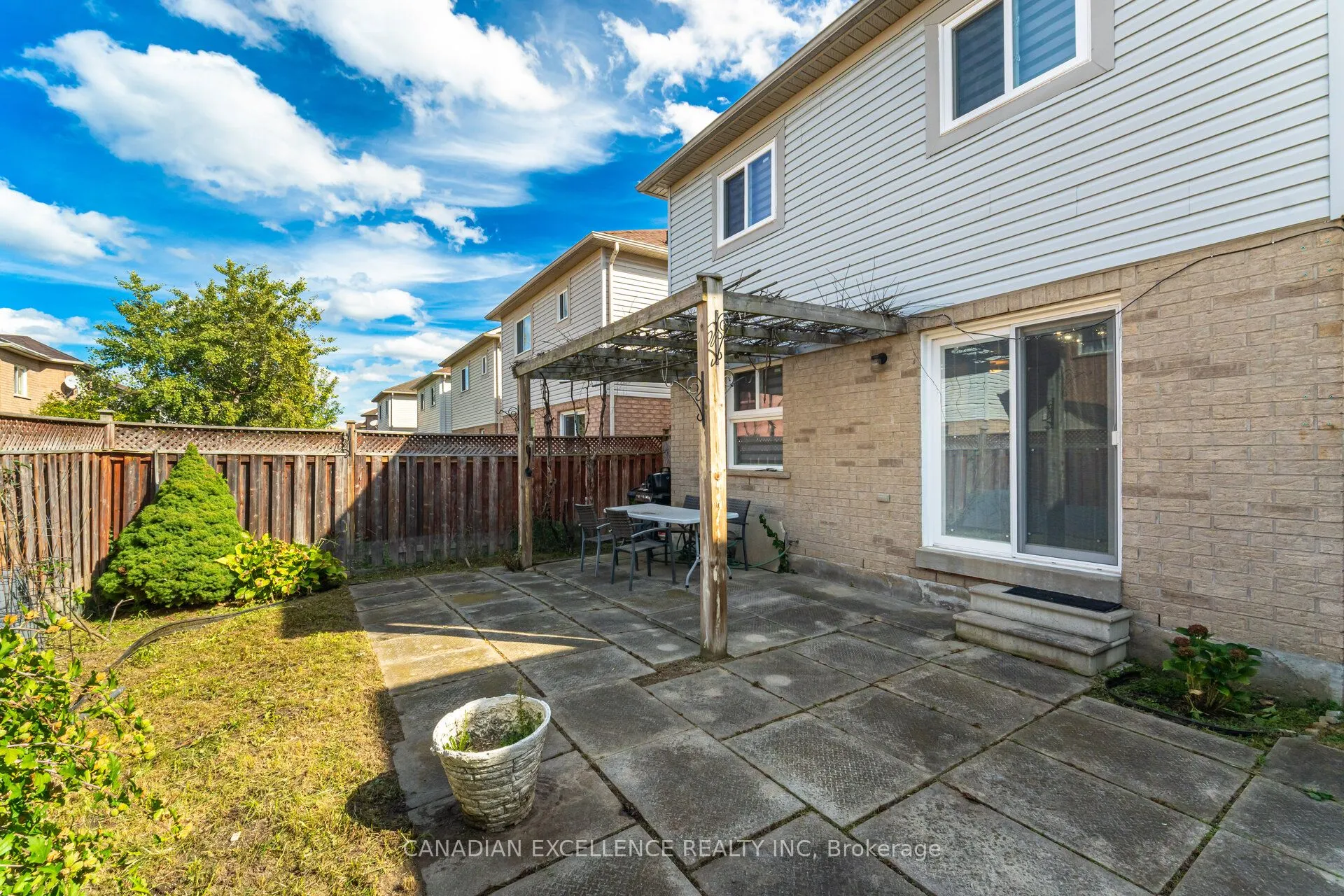 28 Oakmeadow Drive