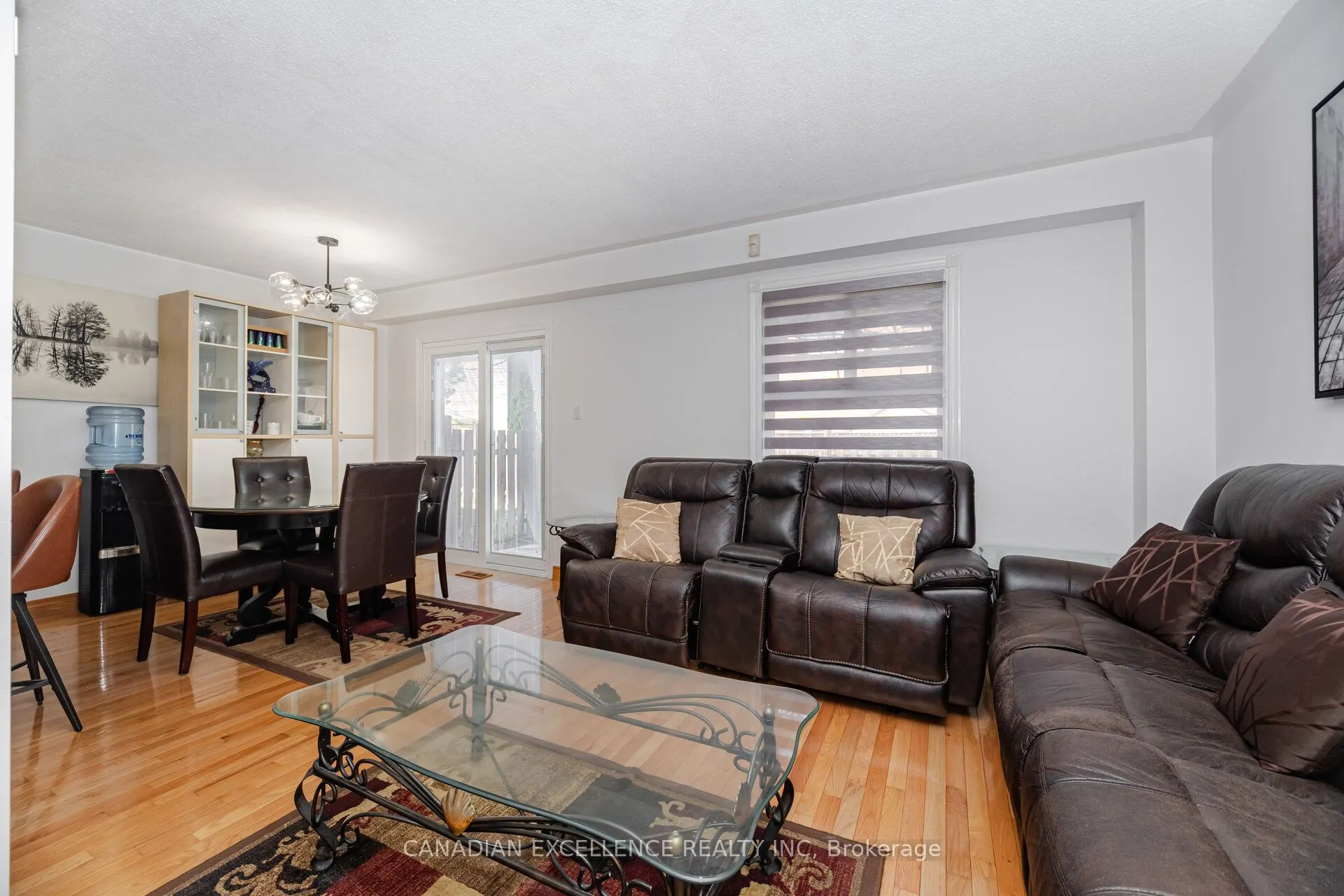 28 Oakmeadow Drive