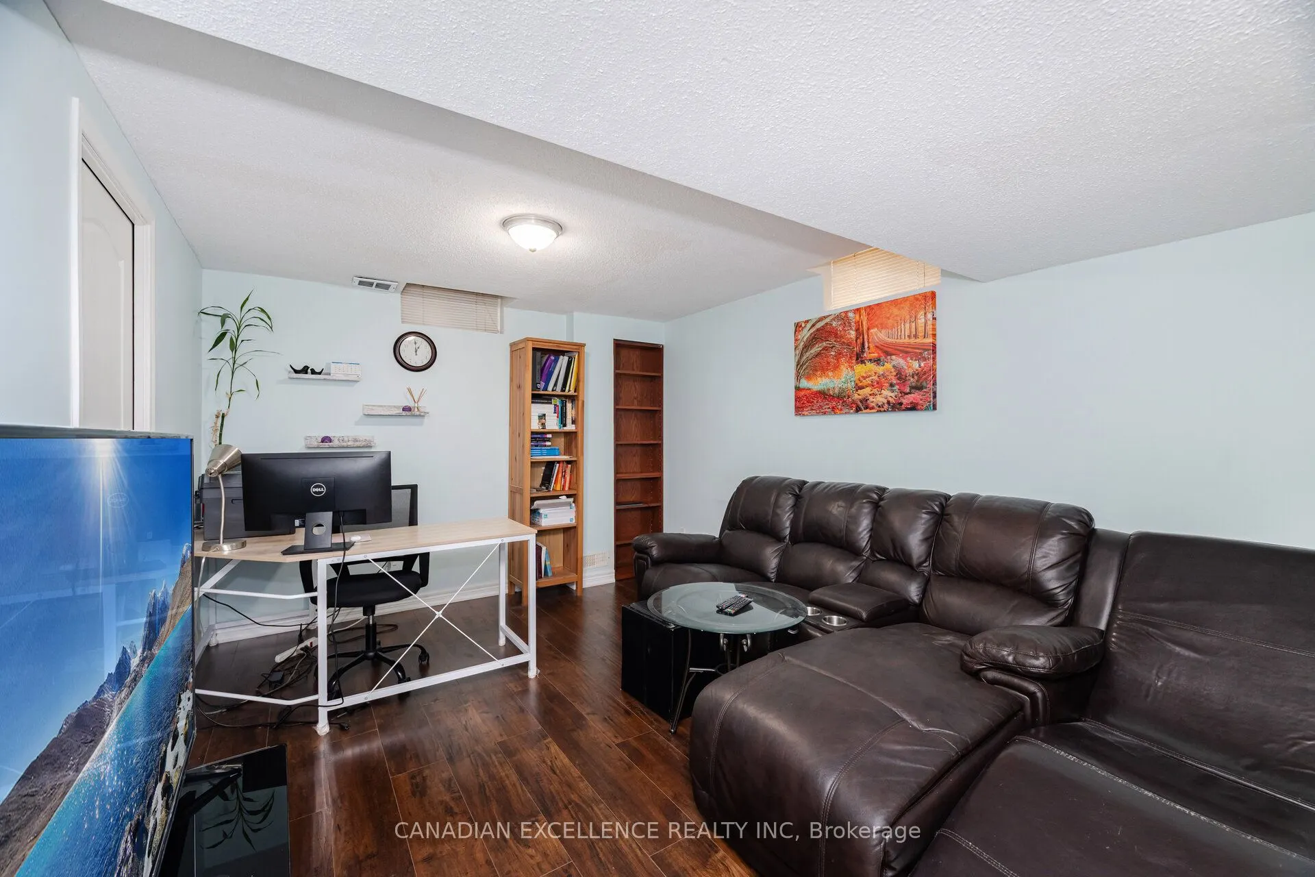 28 Oakmeadow Drive