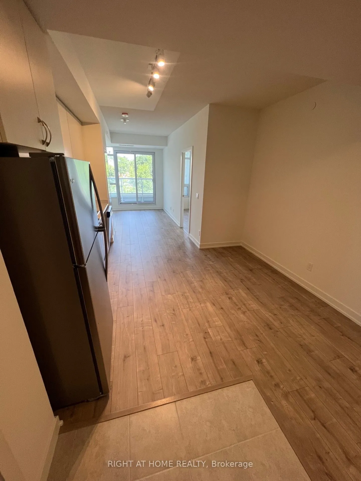 10 Wilby Crescent, #202