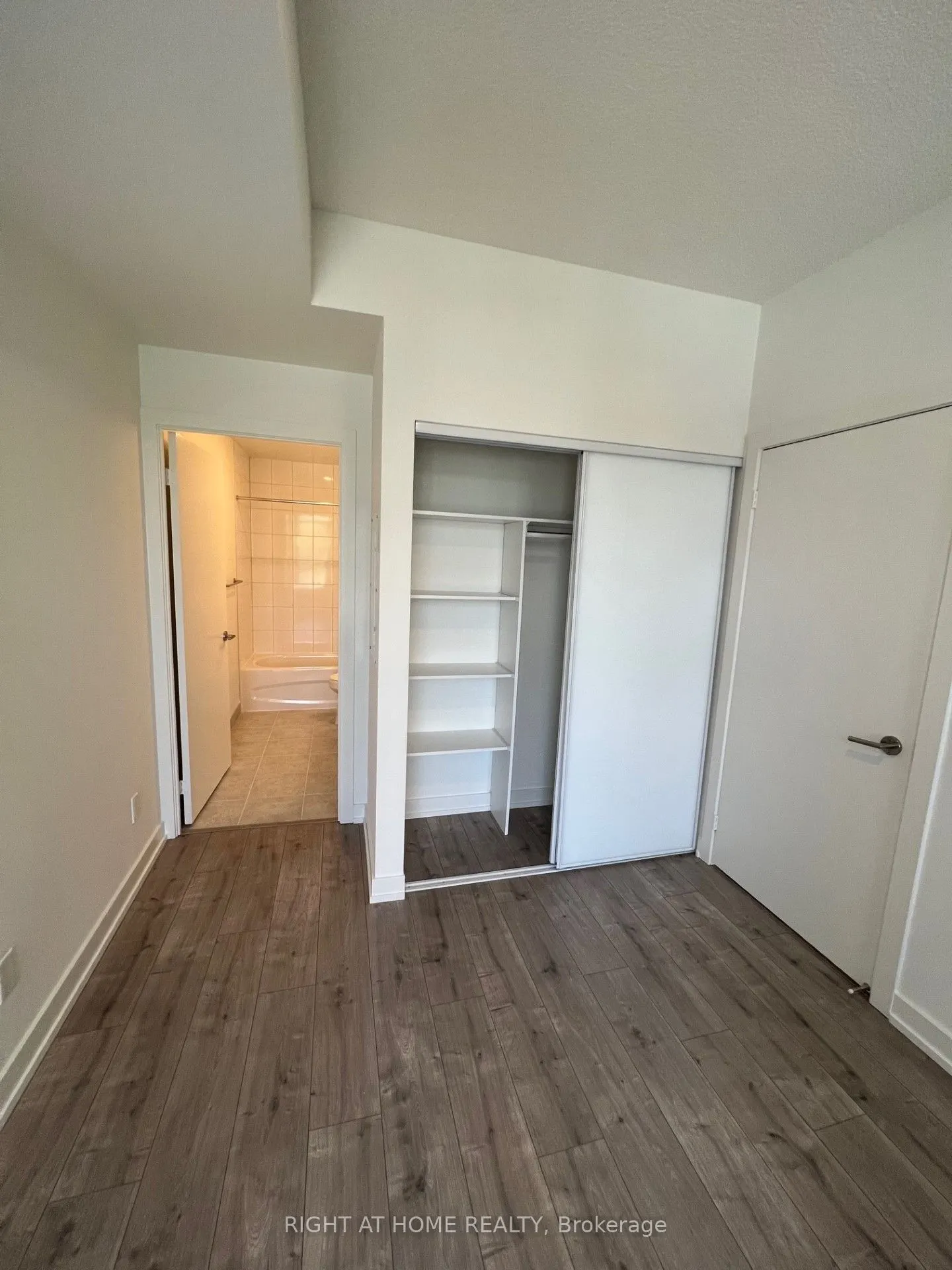 10 Wilby Crescent, #202