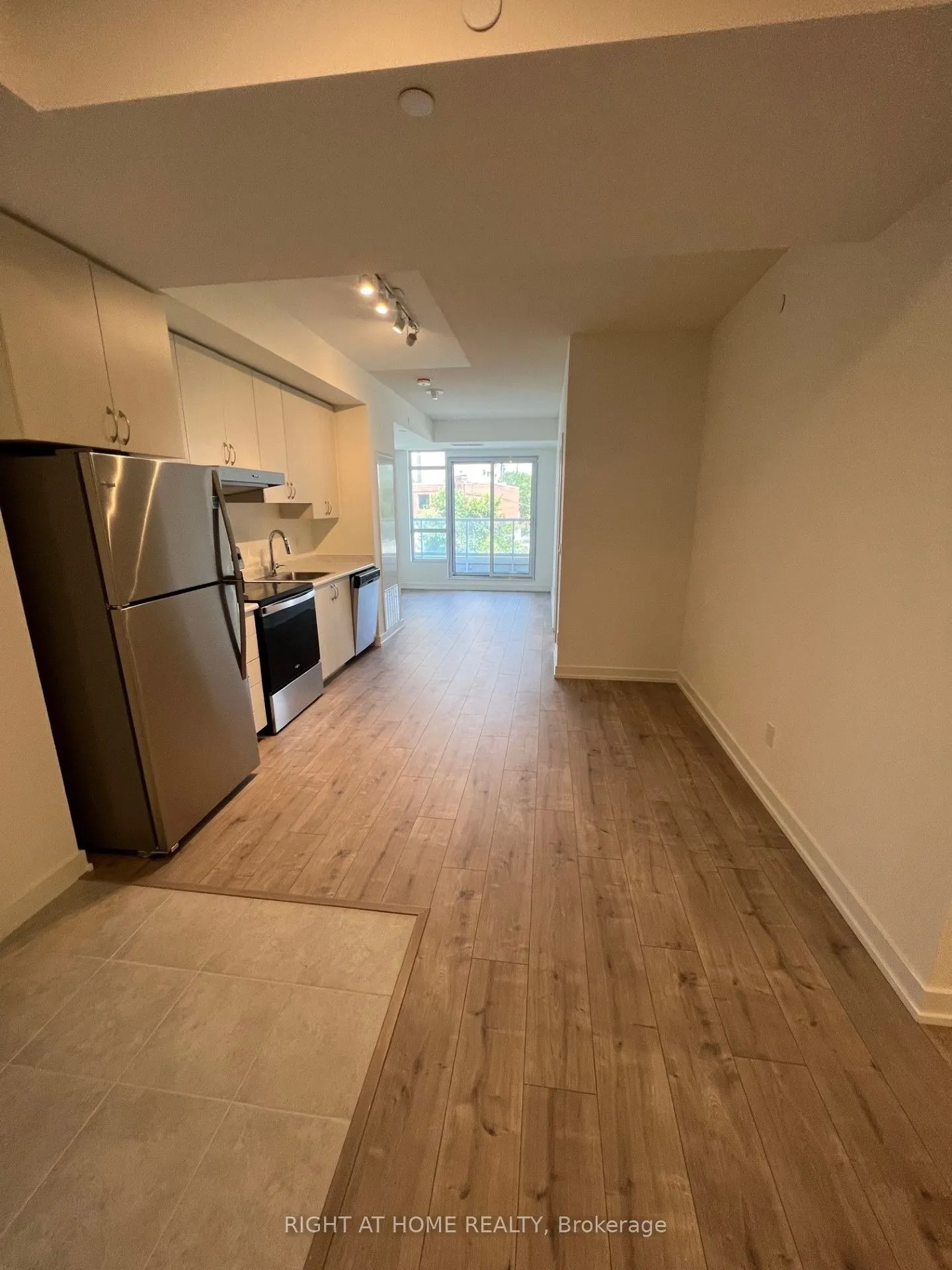 10 Wilby Crescent, #202
