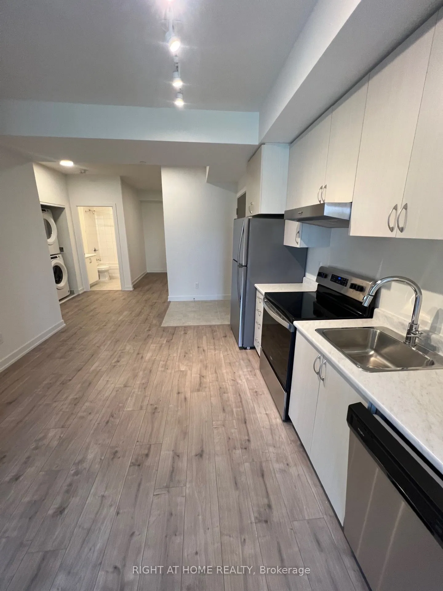 10 Wilby Crescent, #202
