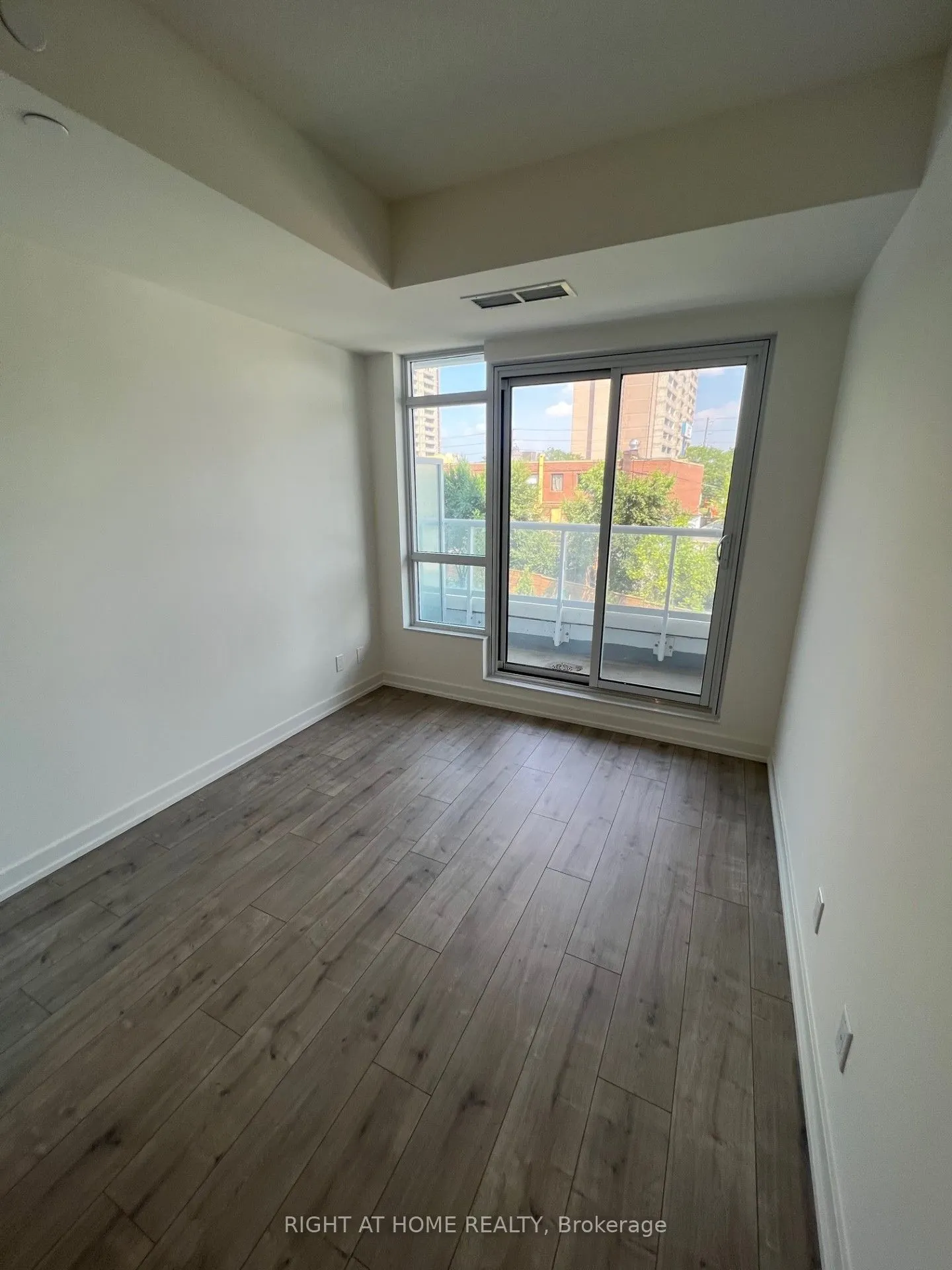 10 Wilby Crescent, #202