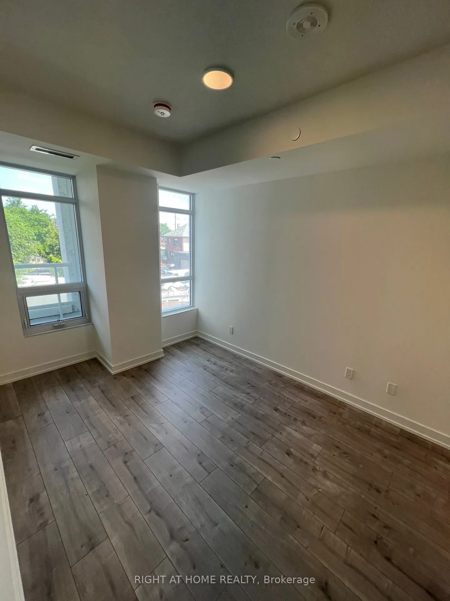 10 Wilby Crescent, #202