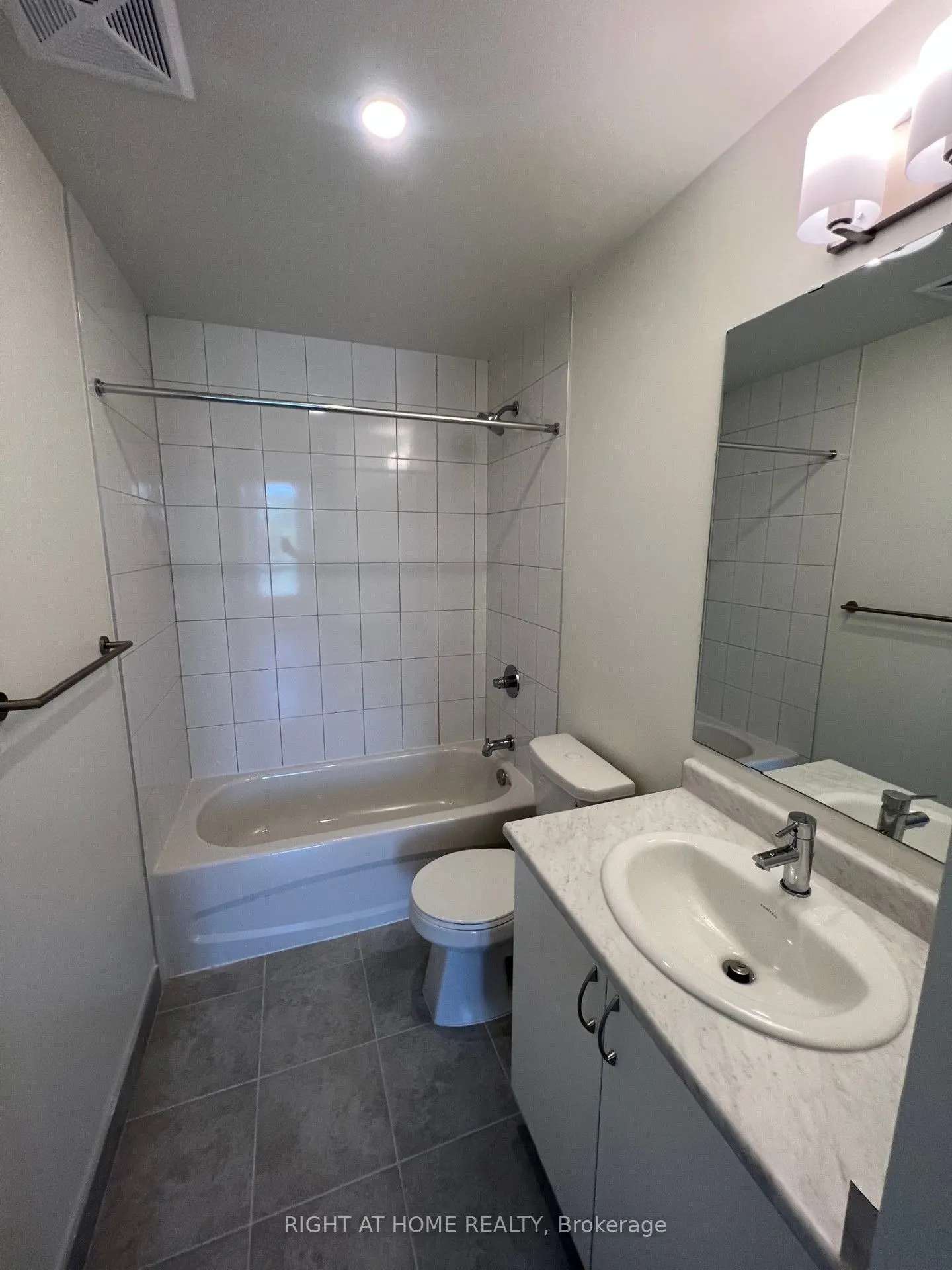 10 Wilby Crescent, #202