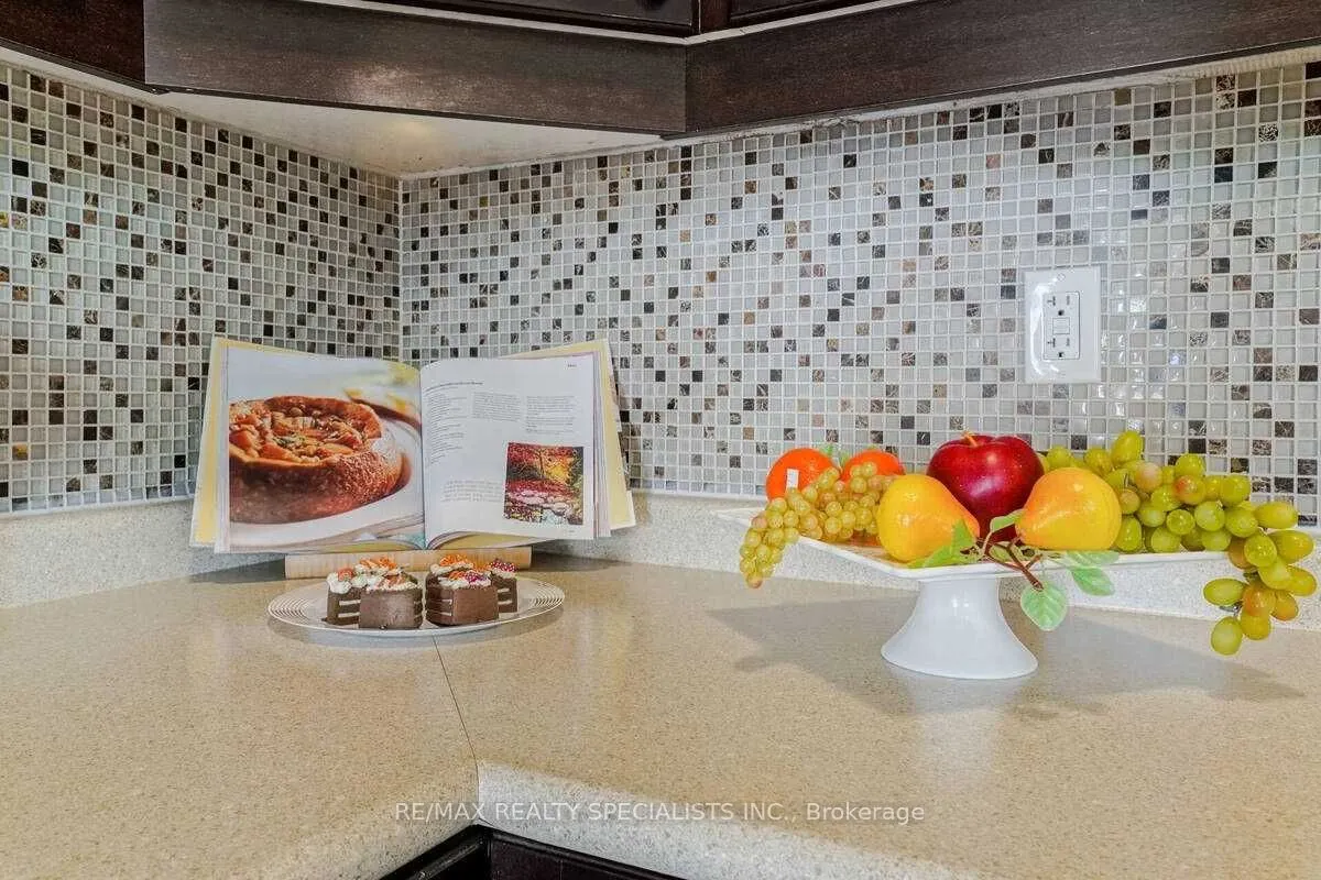 475 Zuest Crescent