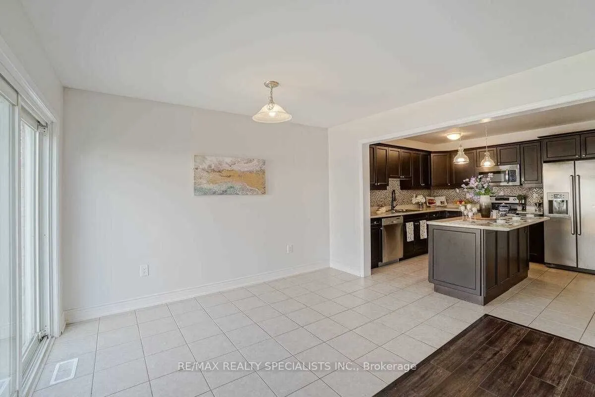 475 Zuest Crescent