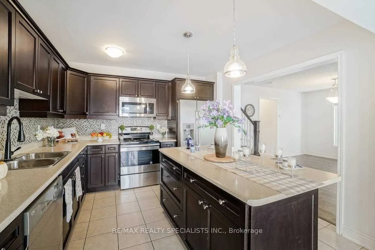 475 Zuest Crescent