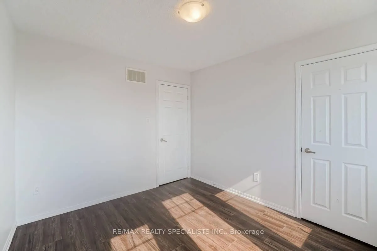 475 Zuest Crescent