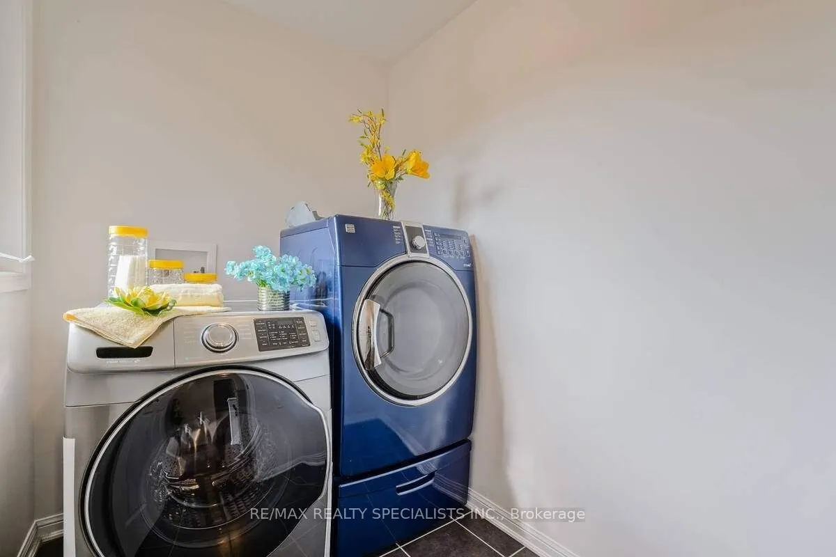 475 Zuest Crescent