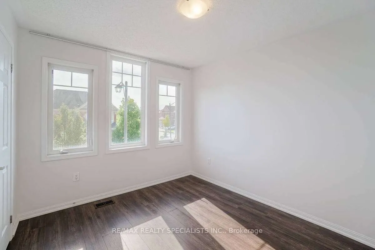475 Zuest Crescent