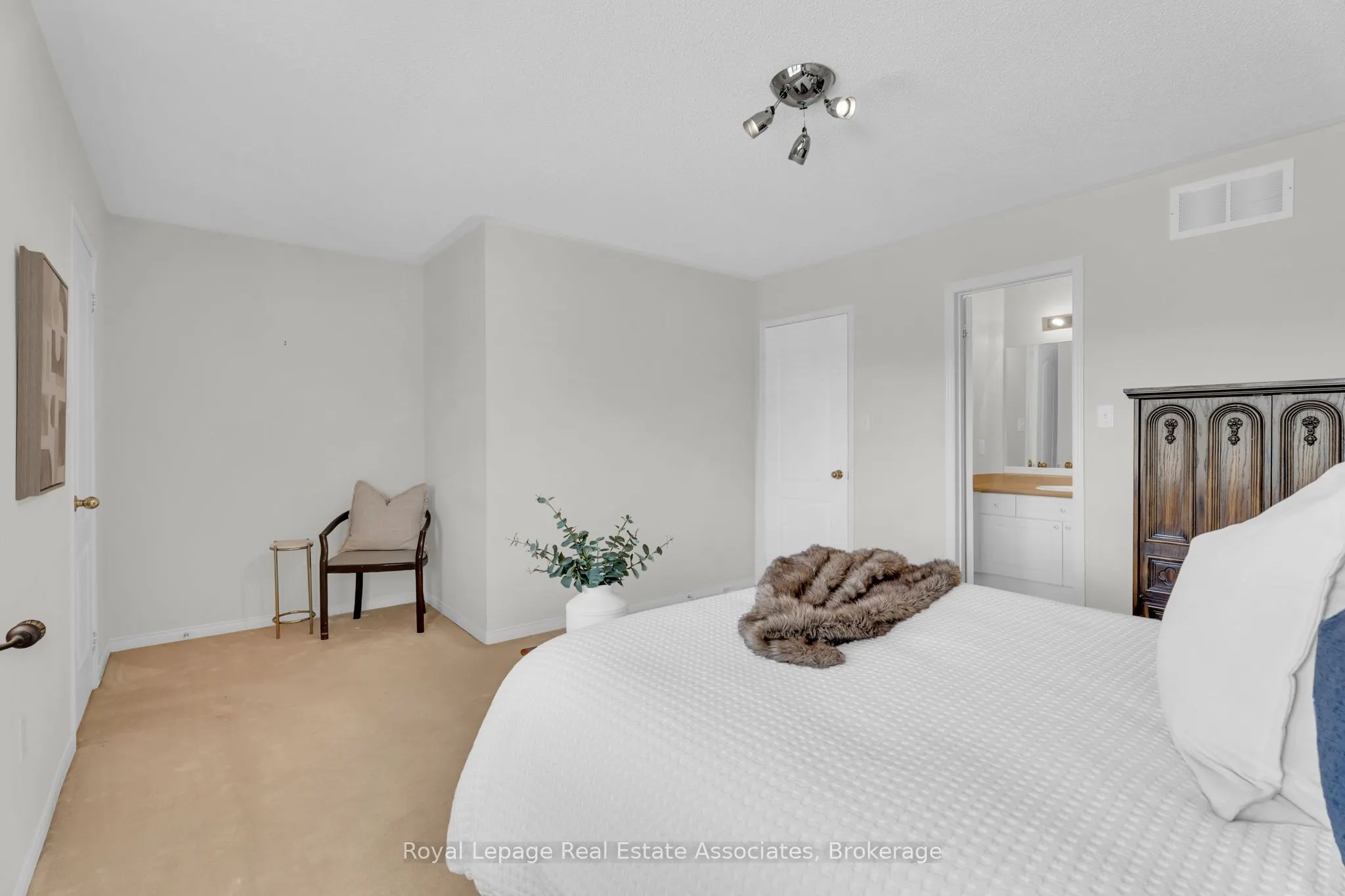 69 Lonestar Crescent