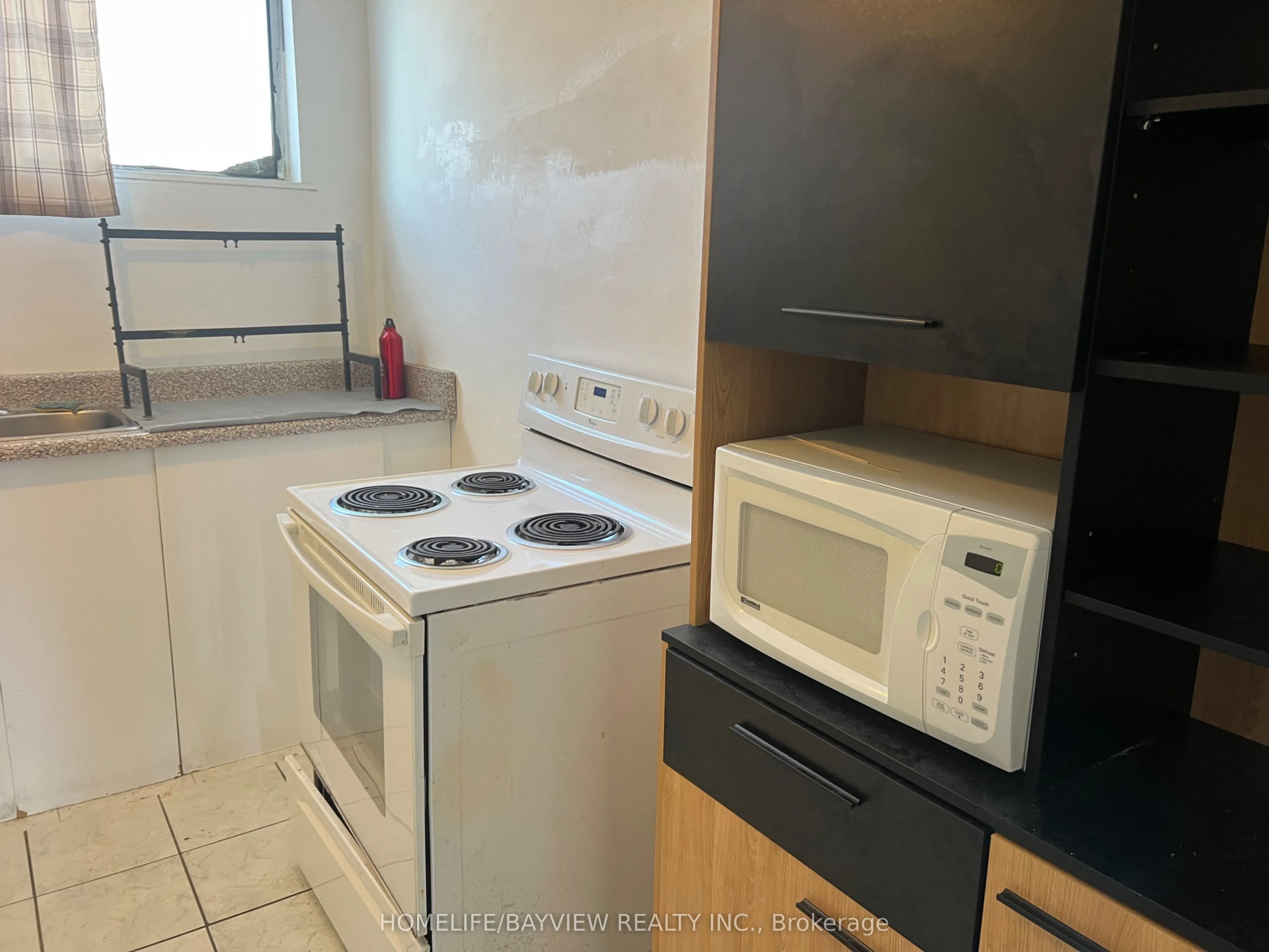 4689 Jane Street, #402