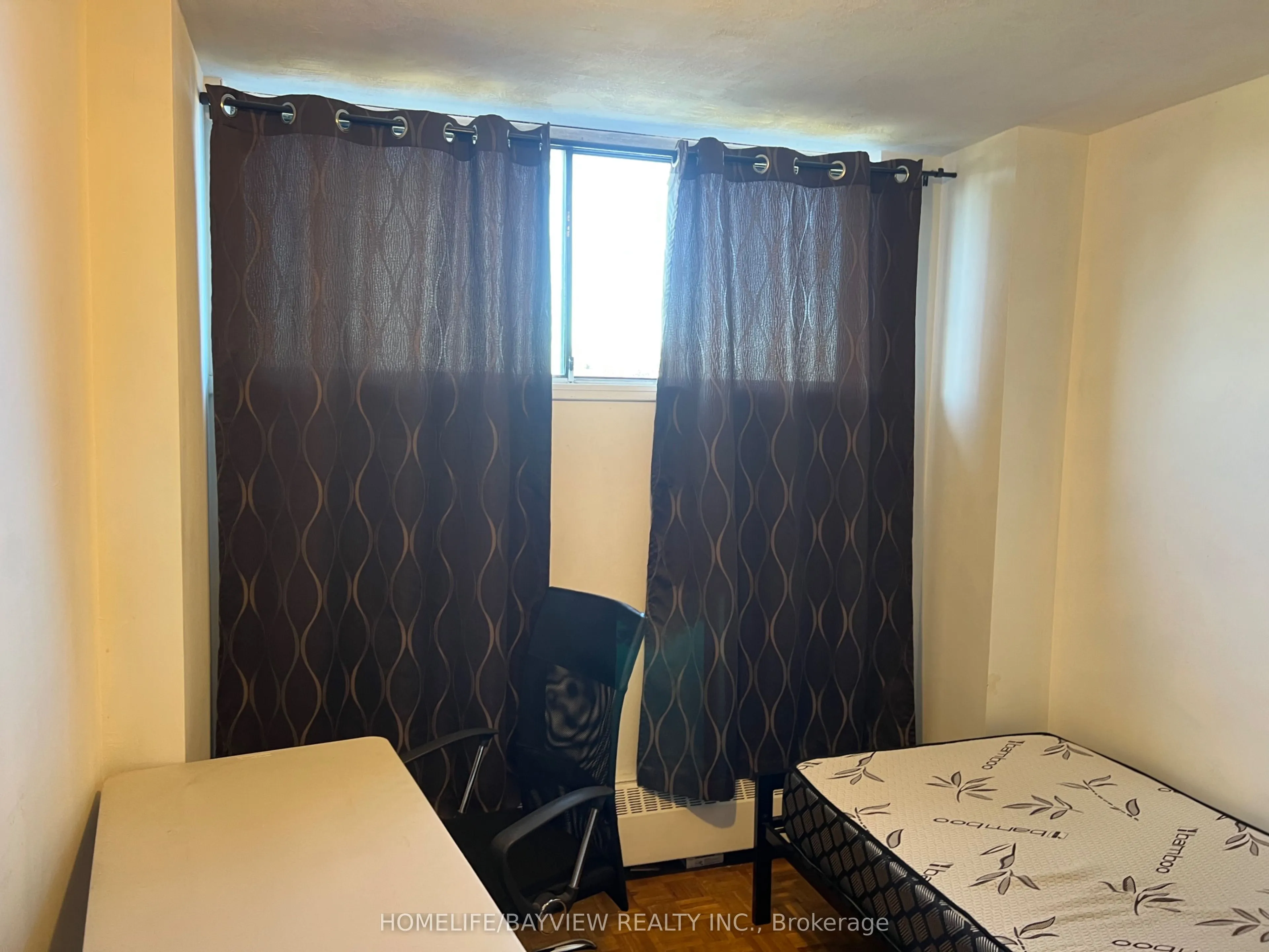 4689 Jane Street, #402