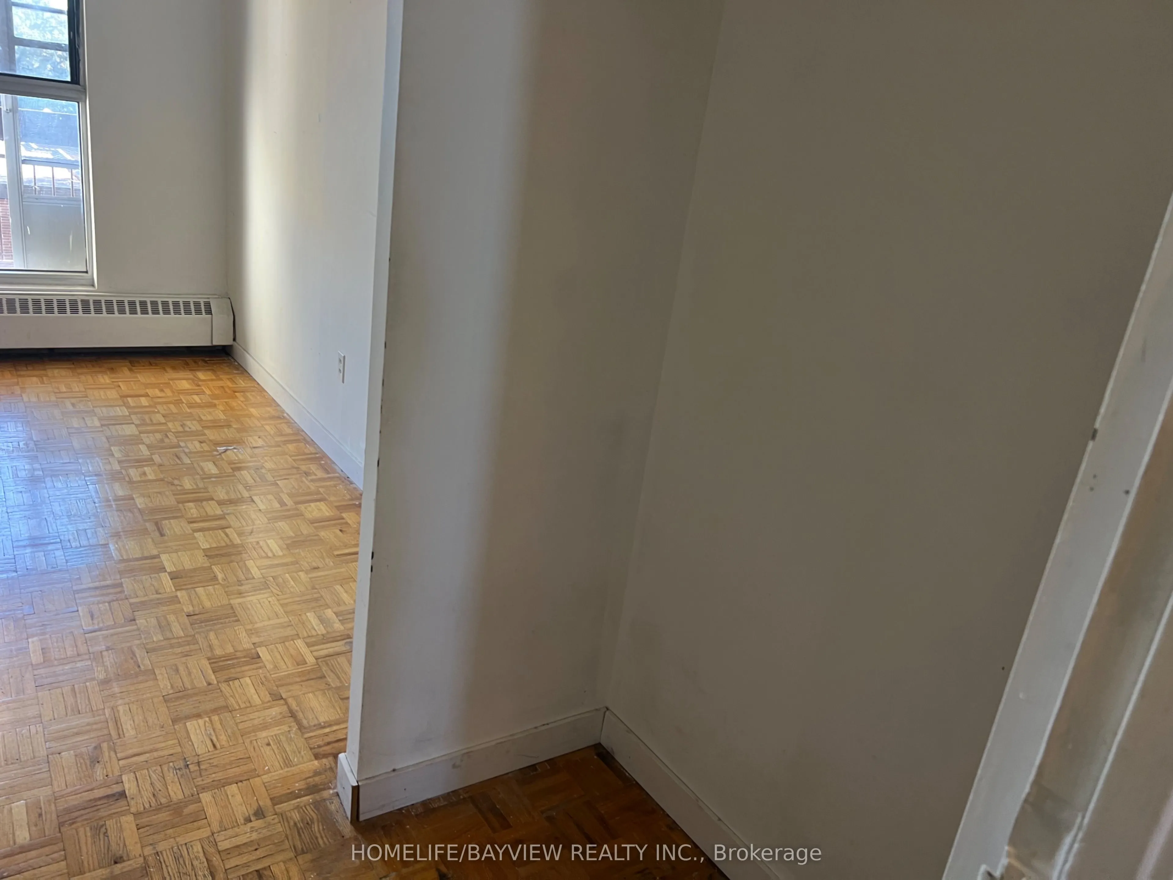 4689 Jane Street, #402