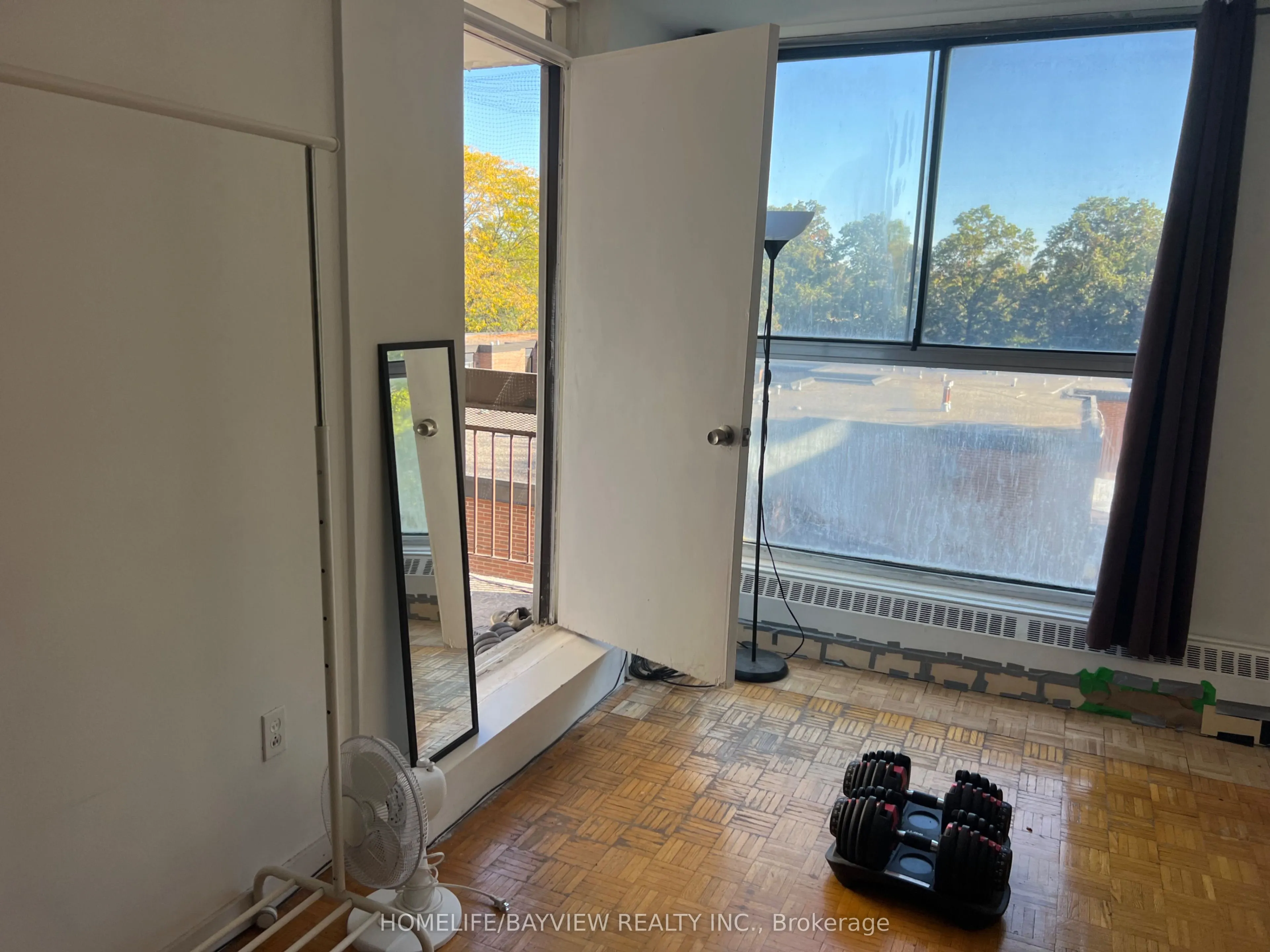 4689 Jane Street, #402