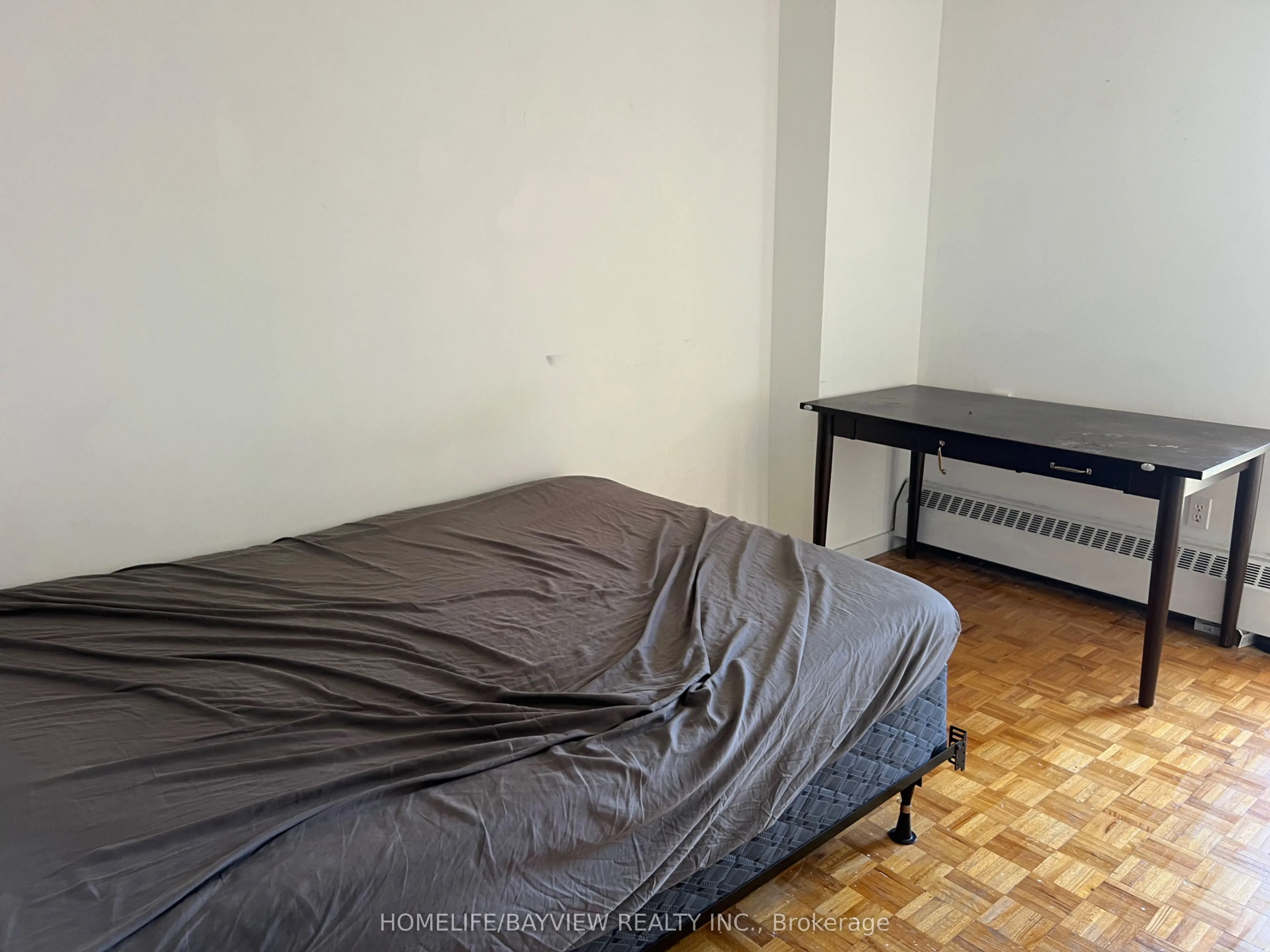4689 Jane Street, #402