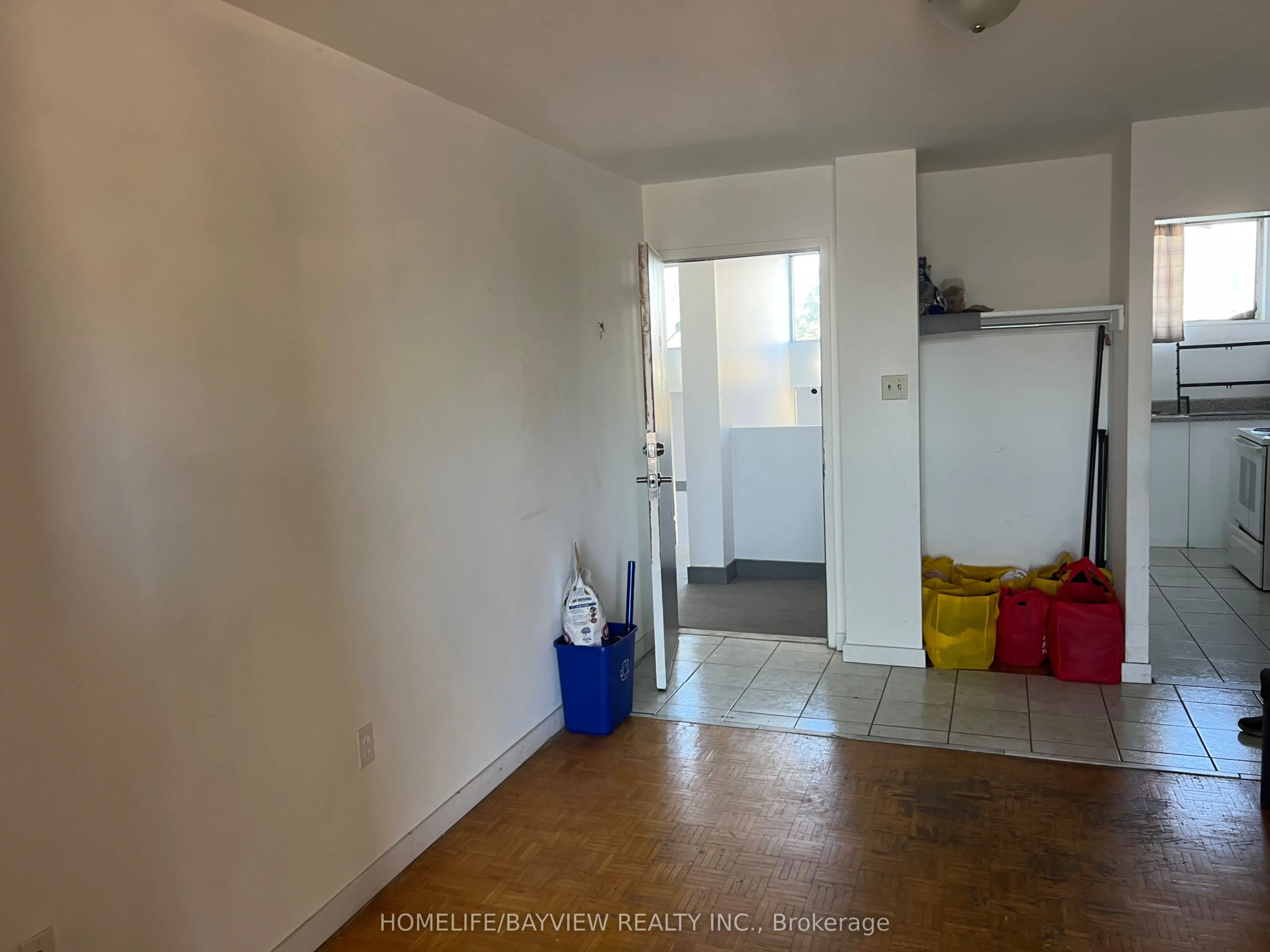 4689 Jane Street, #402