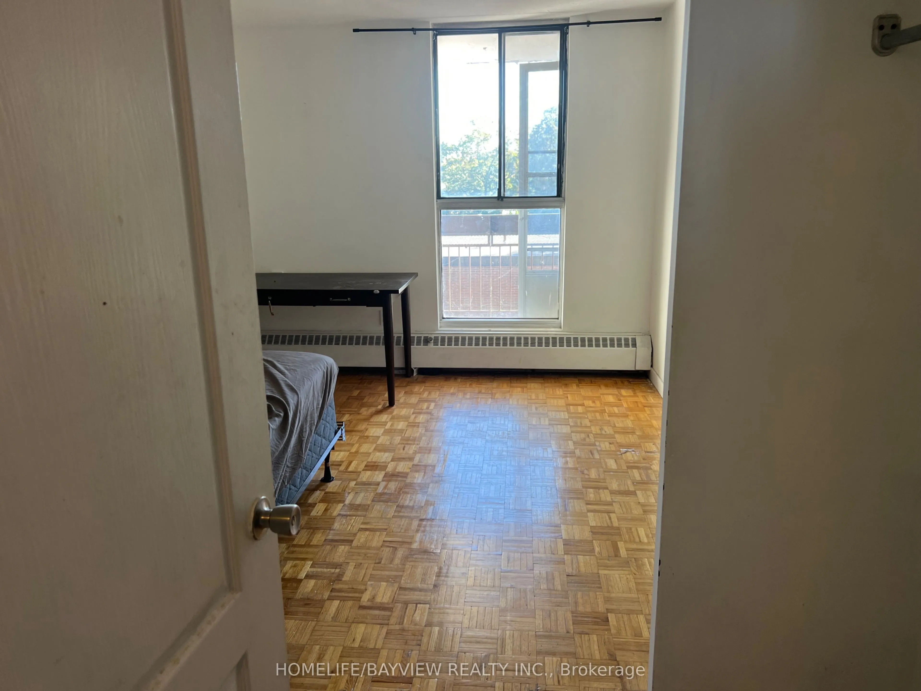 4689 Jane Street, #402