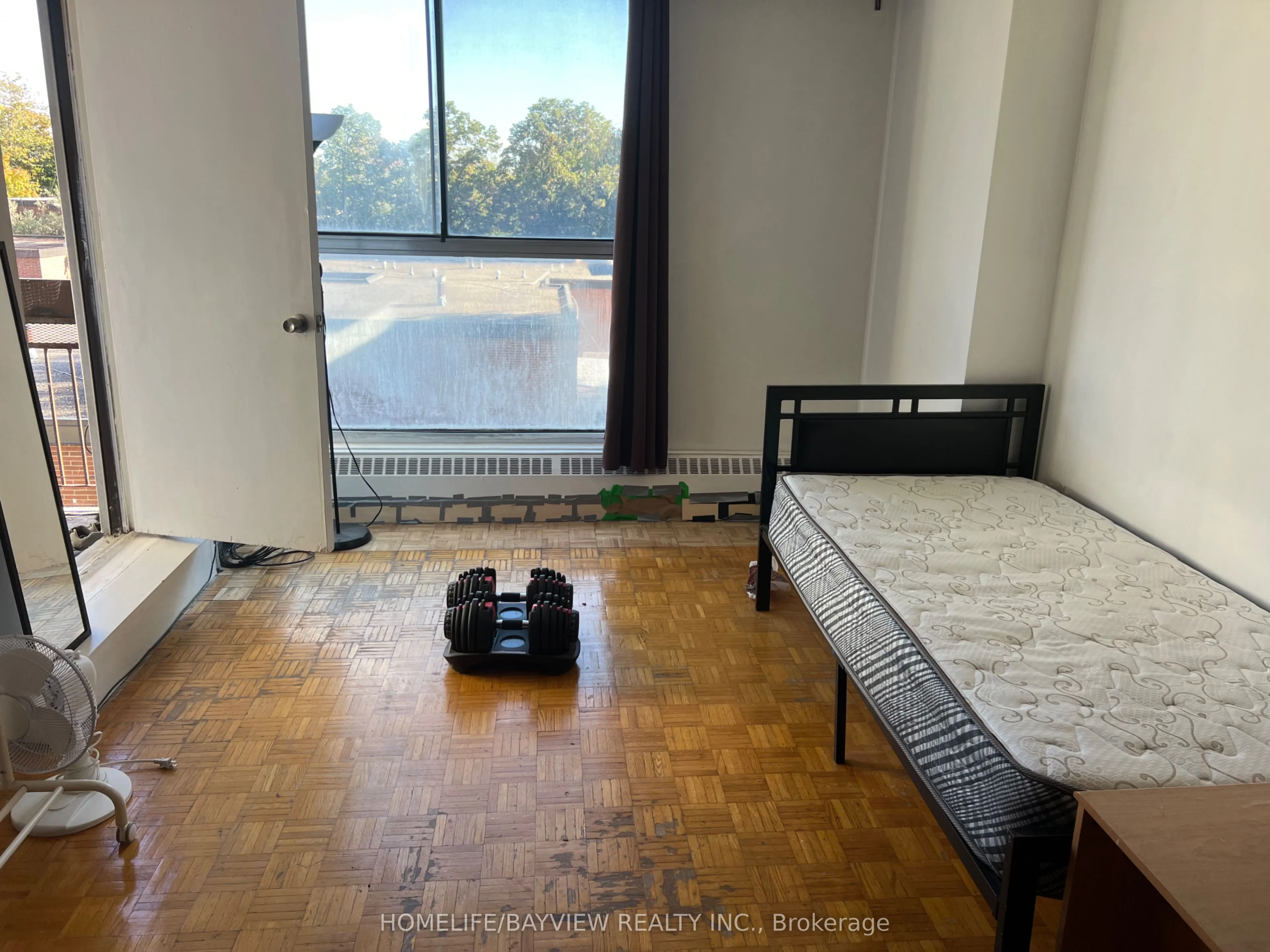 4689 Jane Street, #402