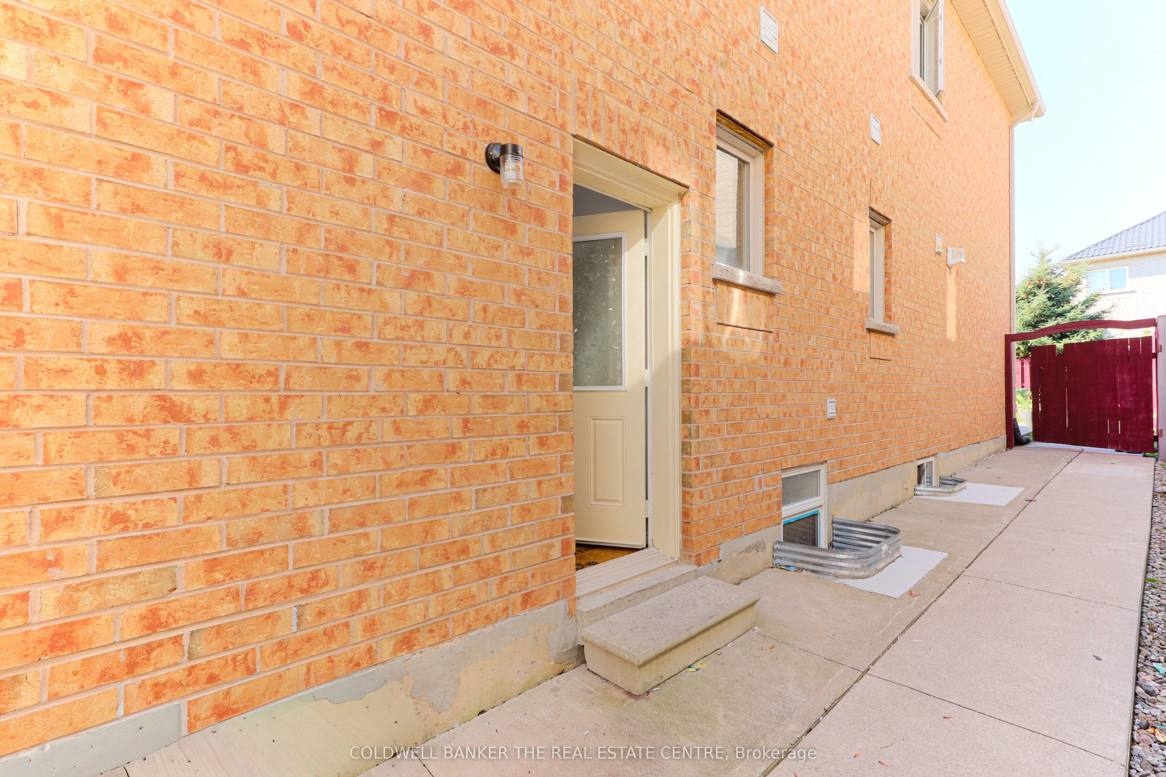 24 Mellowood Avenue