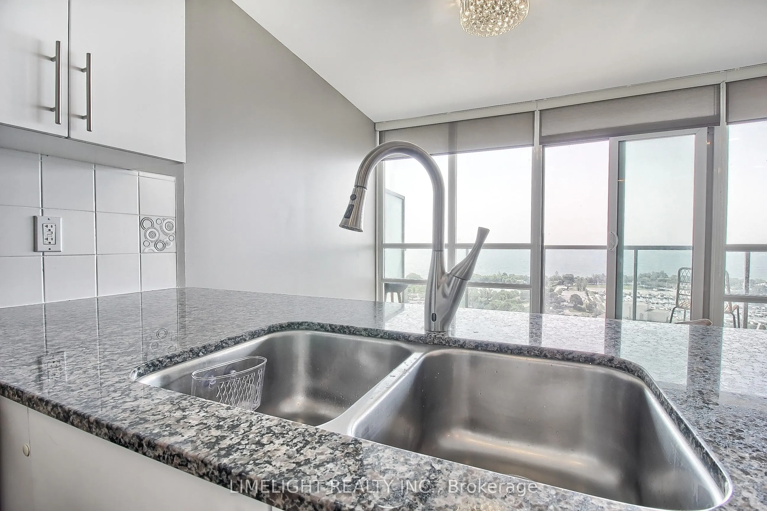 2240 LAKE SHORE Boulevard W, #2208