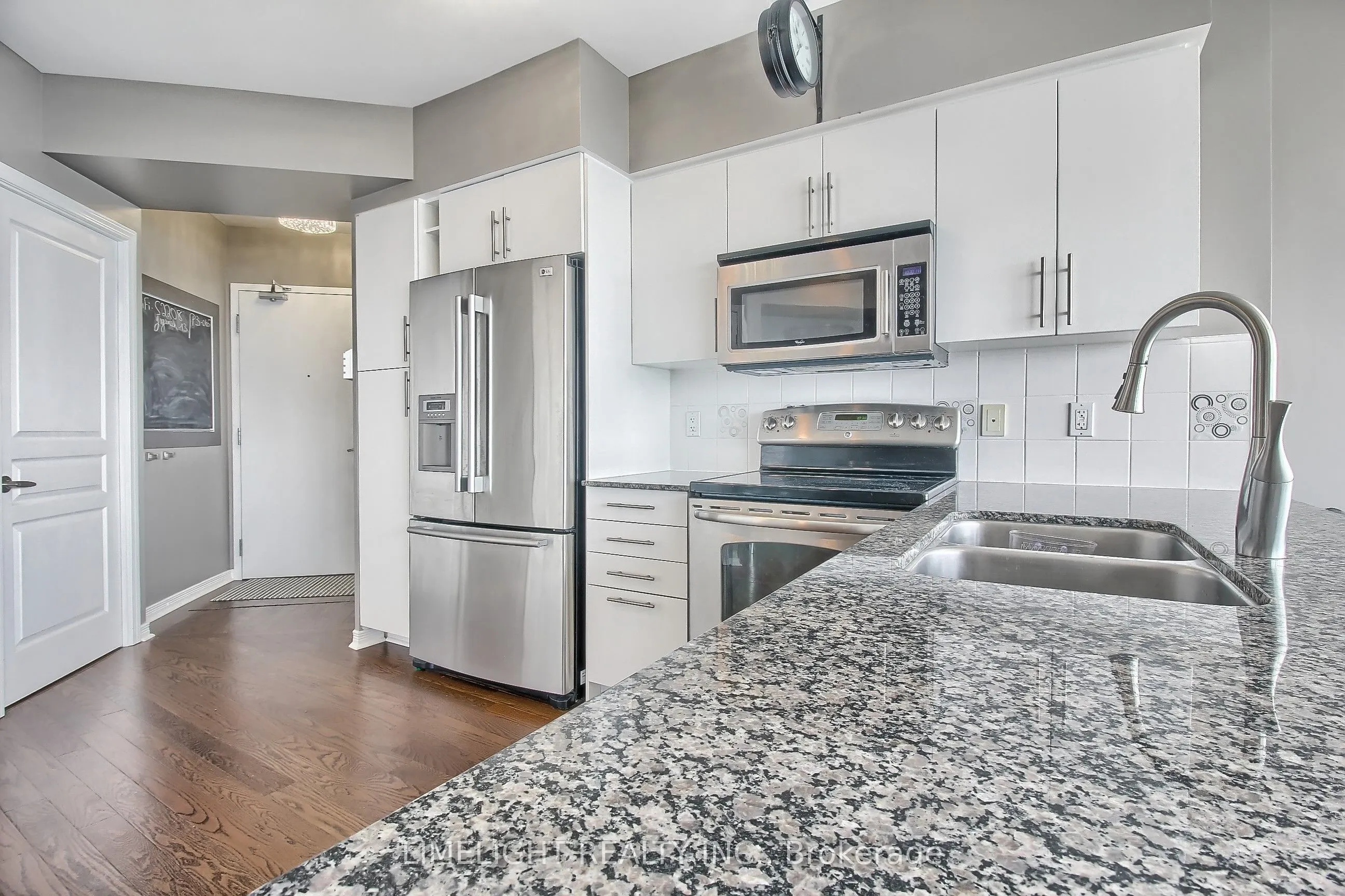 2240 LAKE SHORE Boulevard W, #2208