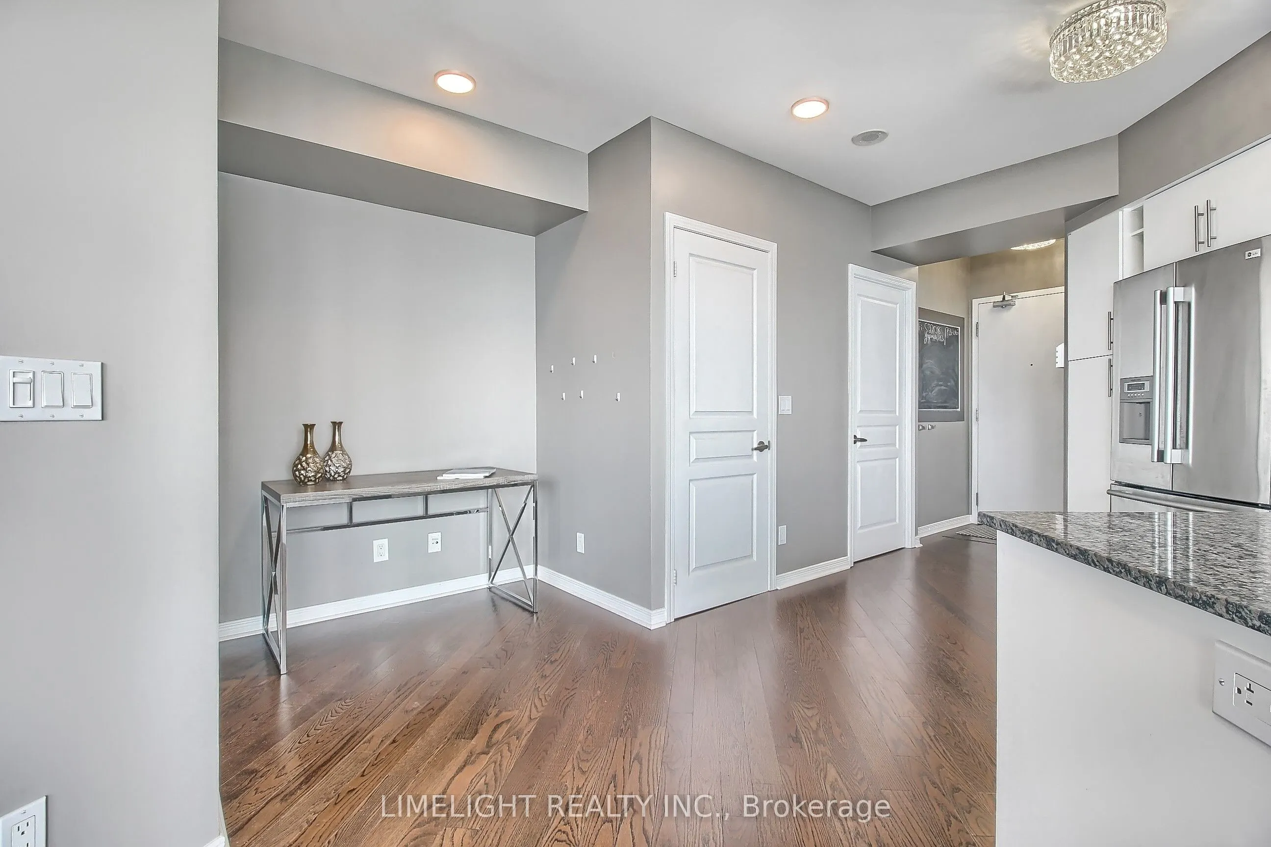 2240 LAKE SHORE Boulevard W, #2208