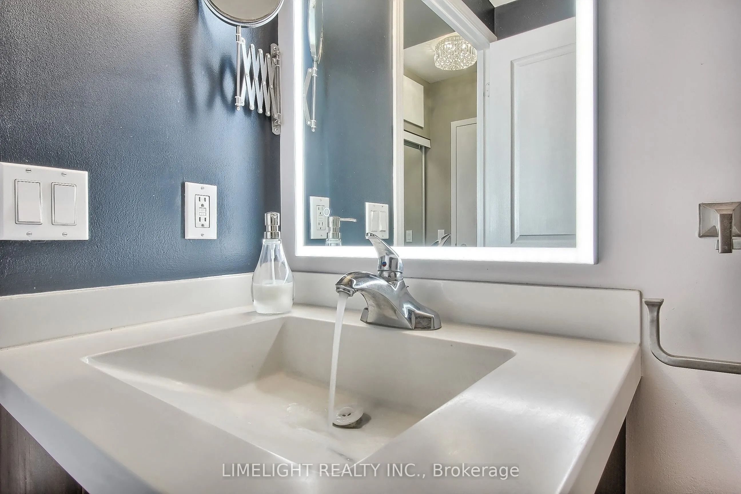 2240 LAKE SHORE Boulevard W, #2208