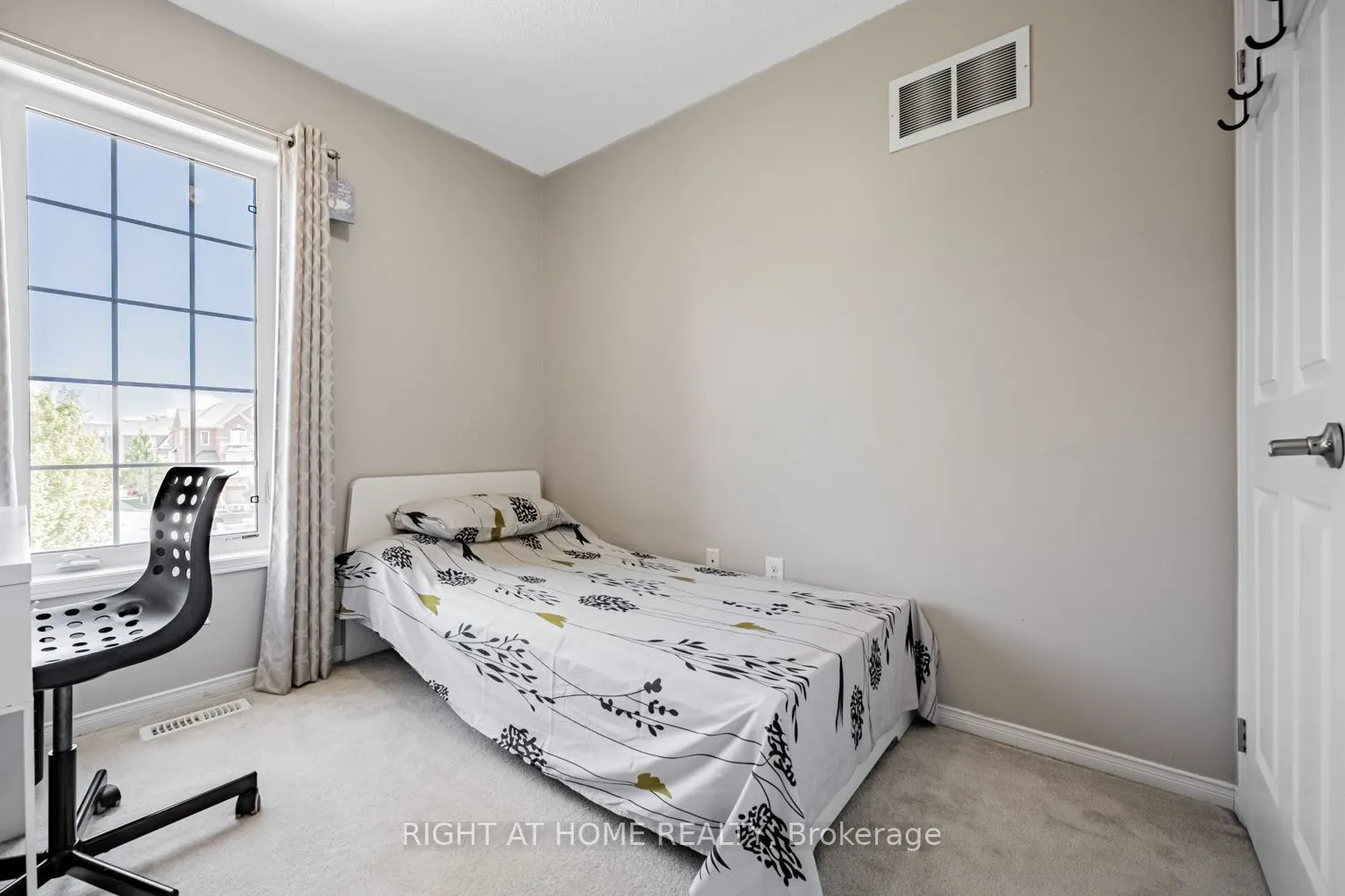 33 Promenade Trail