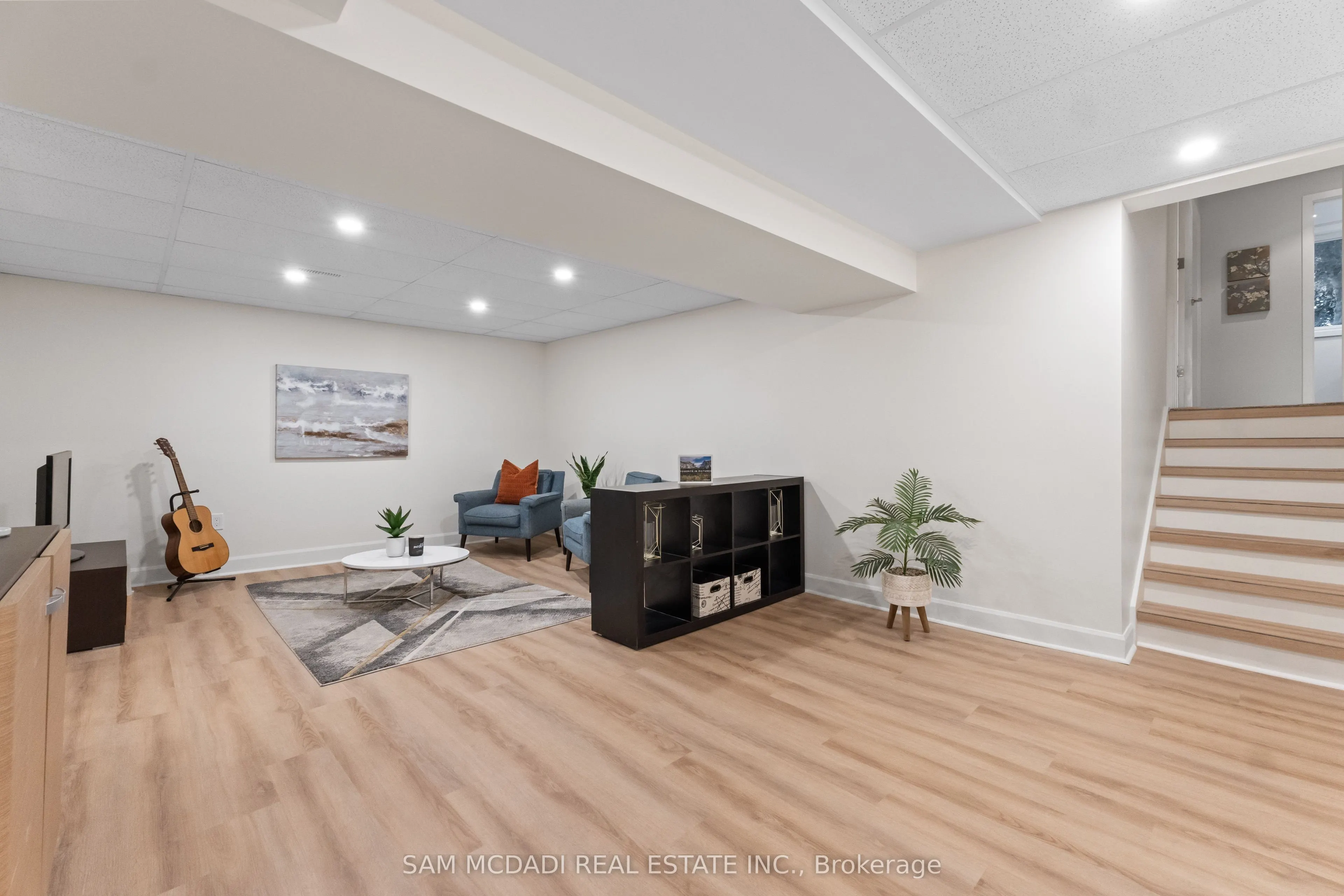 2480 Parmeer Drive