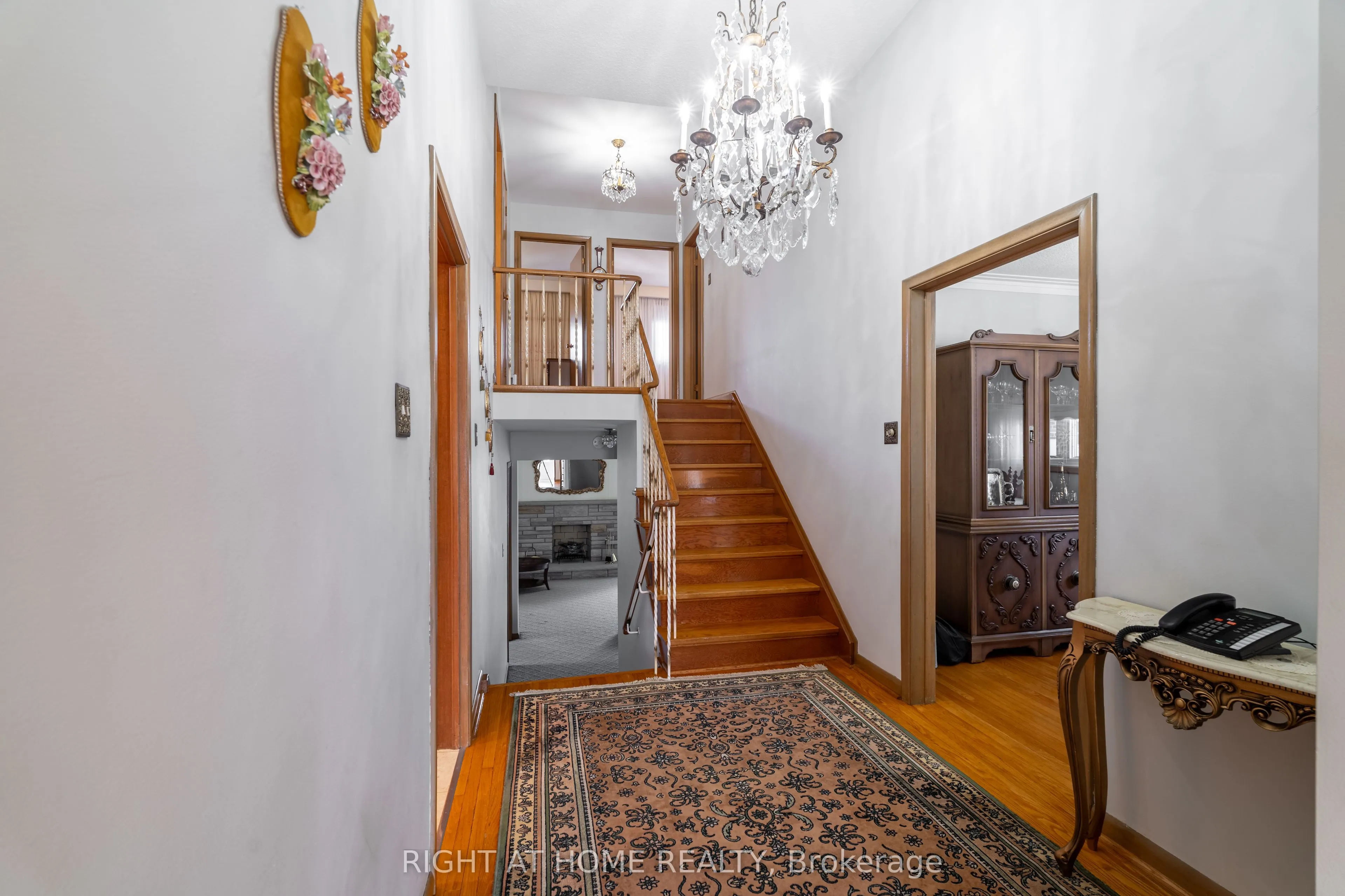 1012 Castlefield Avenue
